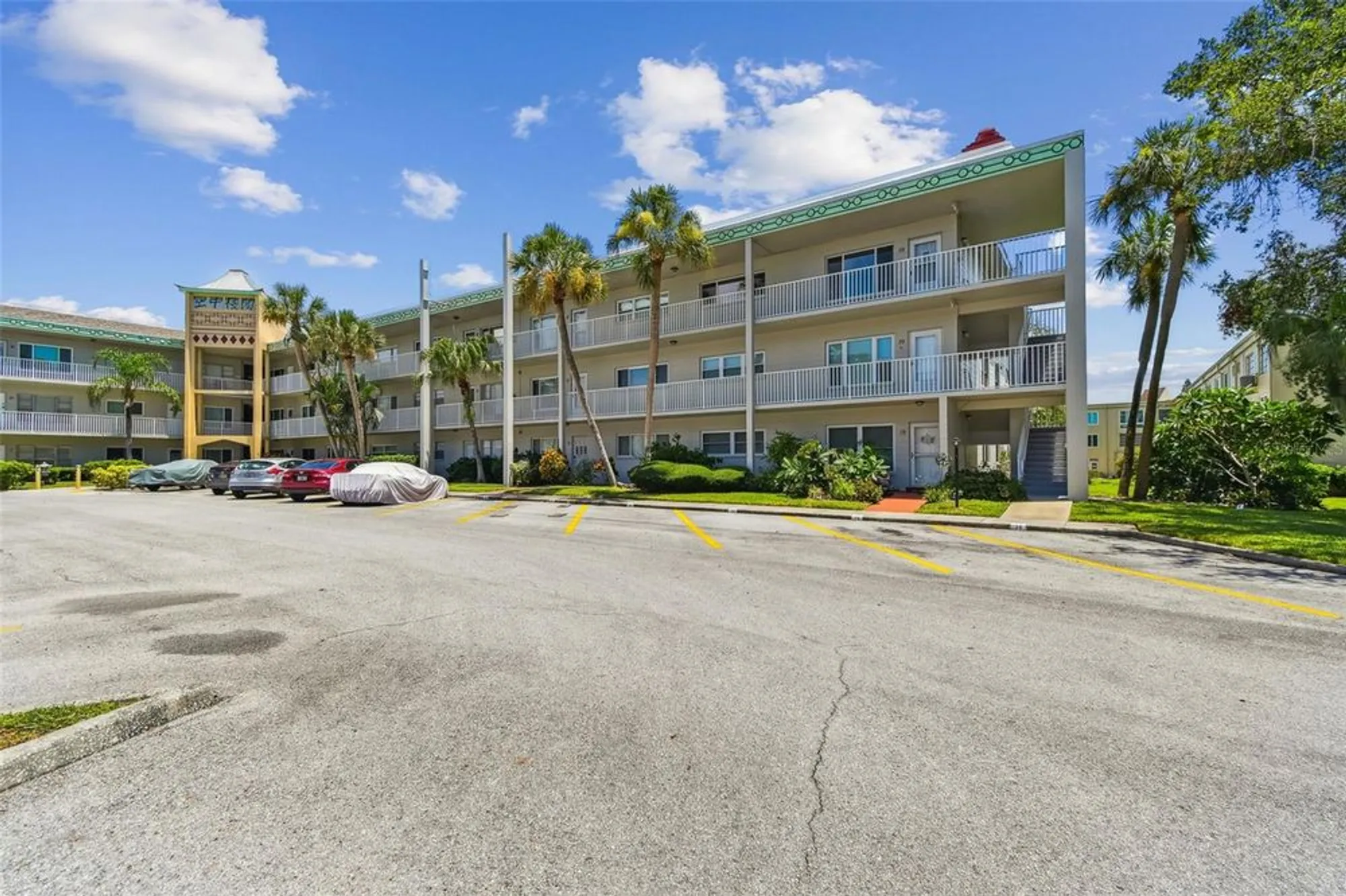 Property Slideshow image 5 of 55 | 2071 australia way 59, Clearwater, FL, 33763