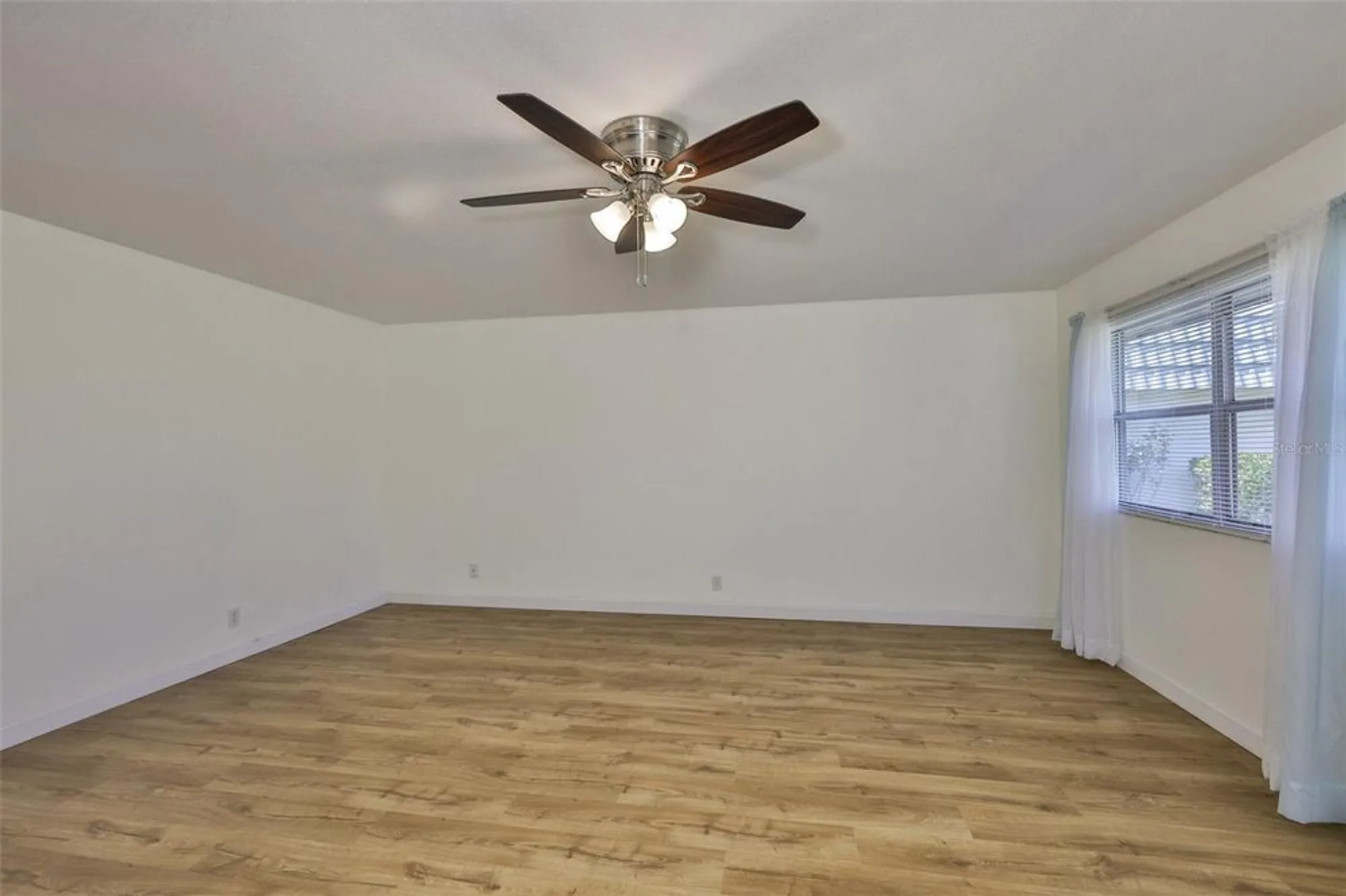 Property Slideshow image 3 of 46 | 1811 bedford ln 153, Sun City Center, FL, 33573