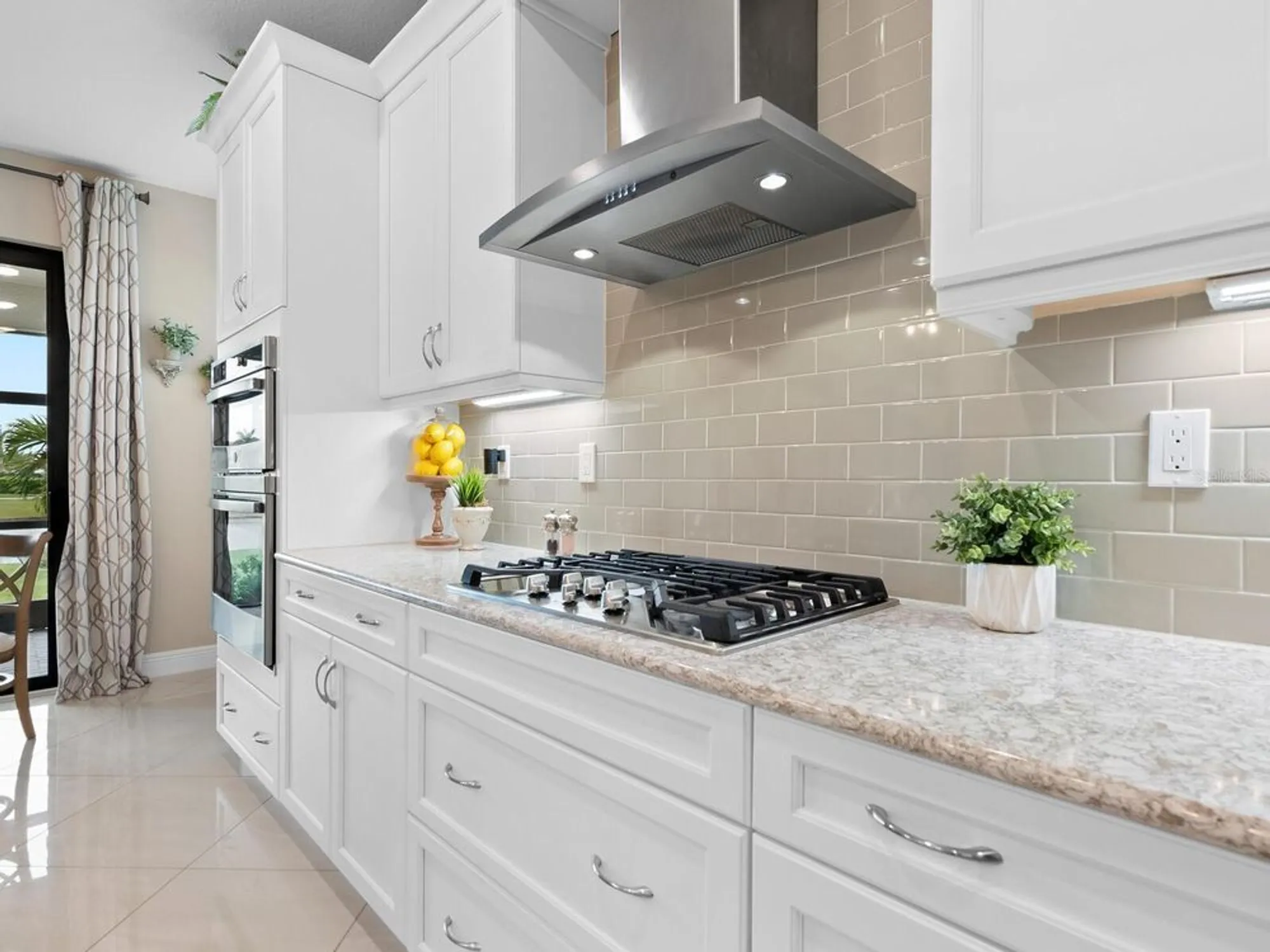 Property Slideshow image 14 of 51 | 4925 surfside cir, Bradenton, FL, 34211