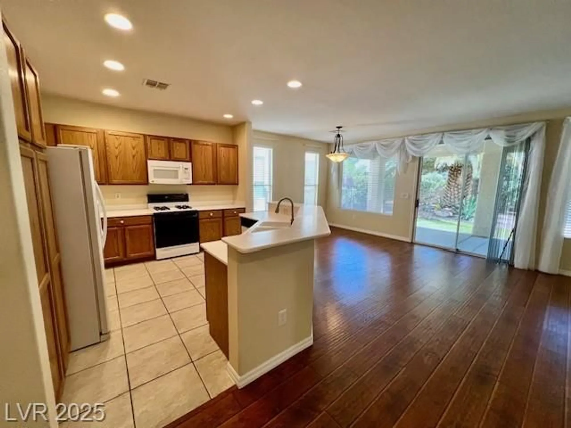 Property Slideshow image 5 of 40 | 4438 regalo bello st, Las Vegas, NV, 89135