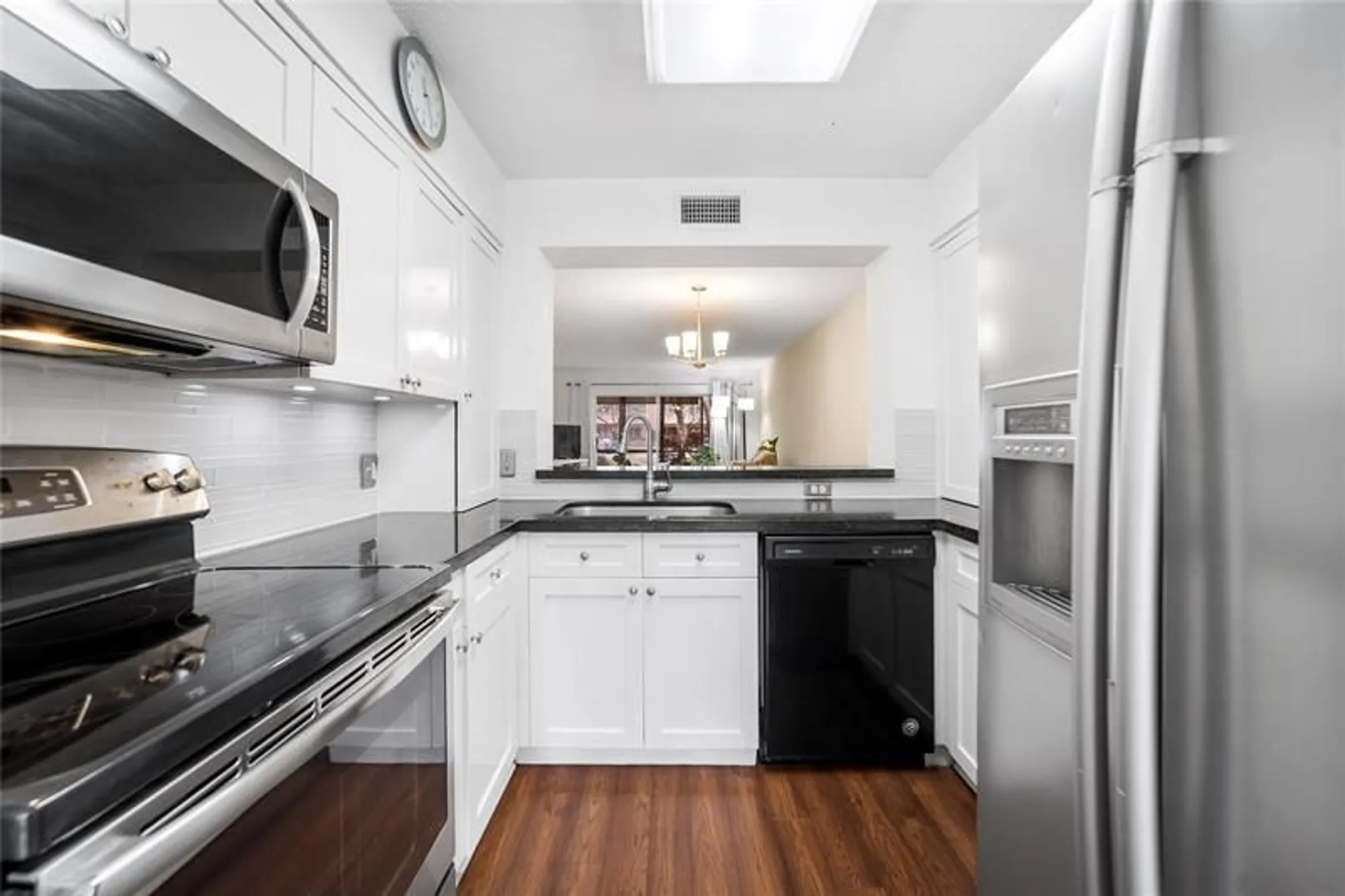 Property Slideshow image 9 of 35 | 7427 n devon dr 108, Tamarac, FL, 33321