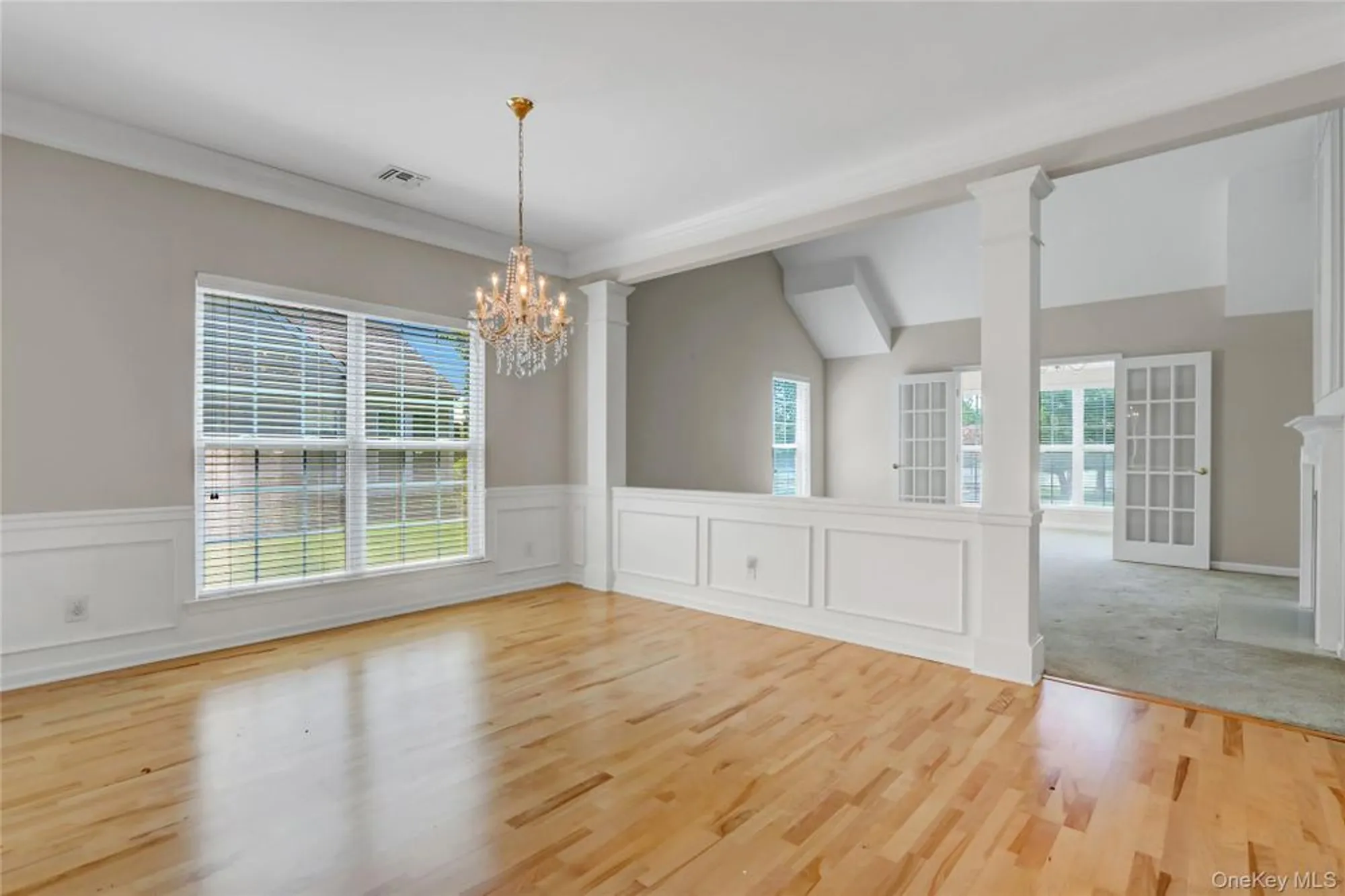 Property Slideshow image 6 of 40 | 4 oakhurst ct, Mount Sinai, NY, 11766