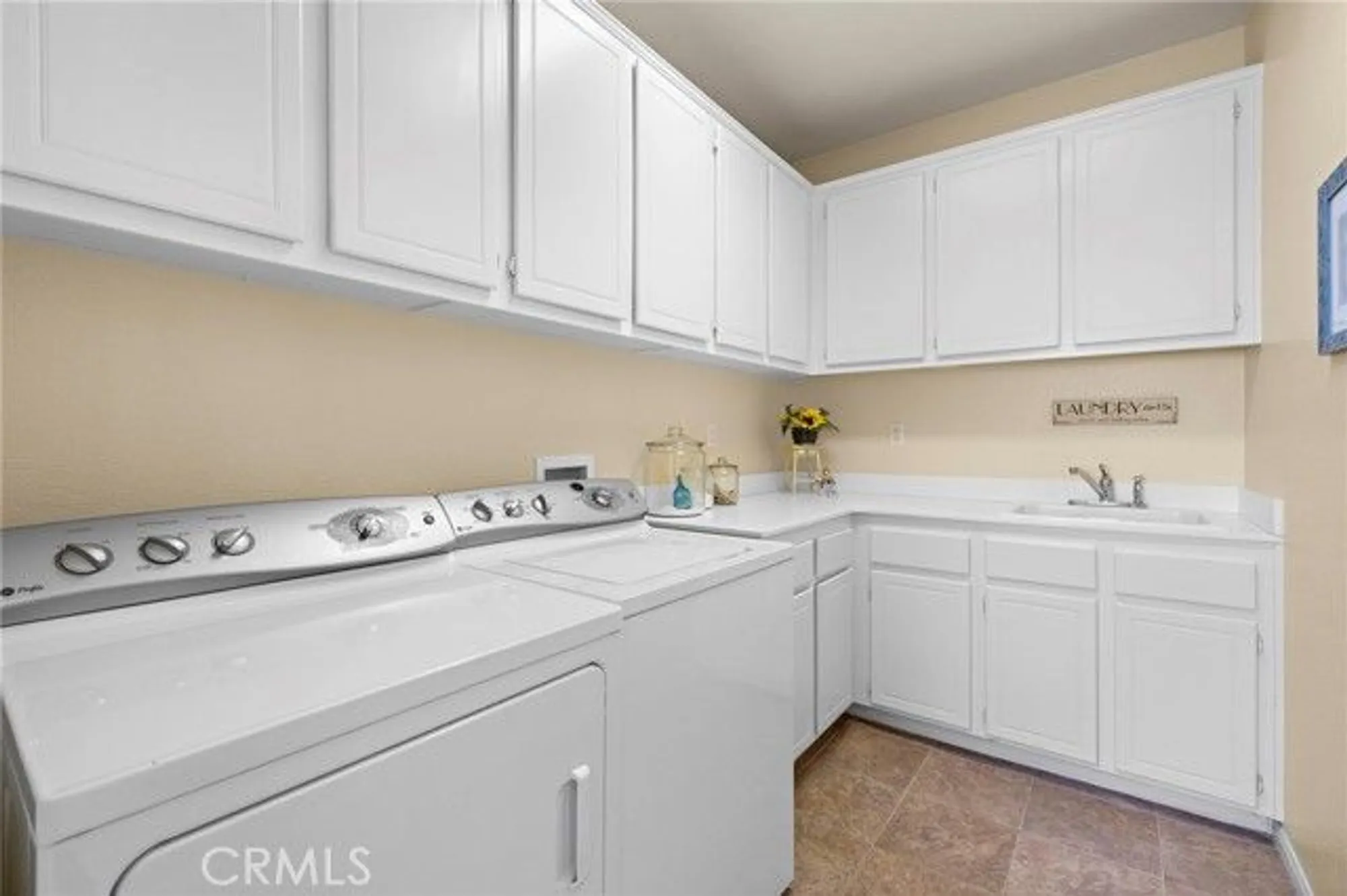 Property Slideshow image 28 of 33 | 28545 raintree dr, Menifee, CA, 92584