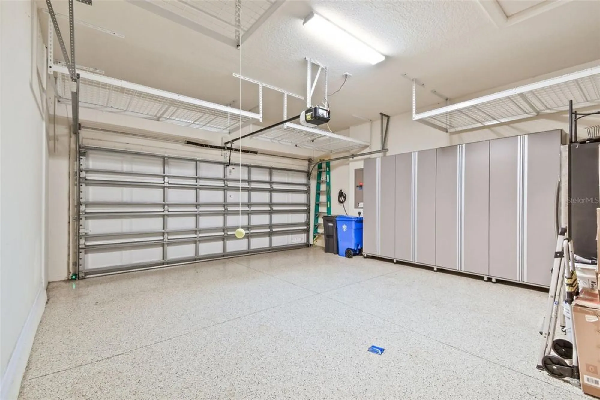 Property Slideshow image 36 of 48 | 5103 shady stone pl, Wimauma, FL, 33598