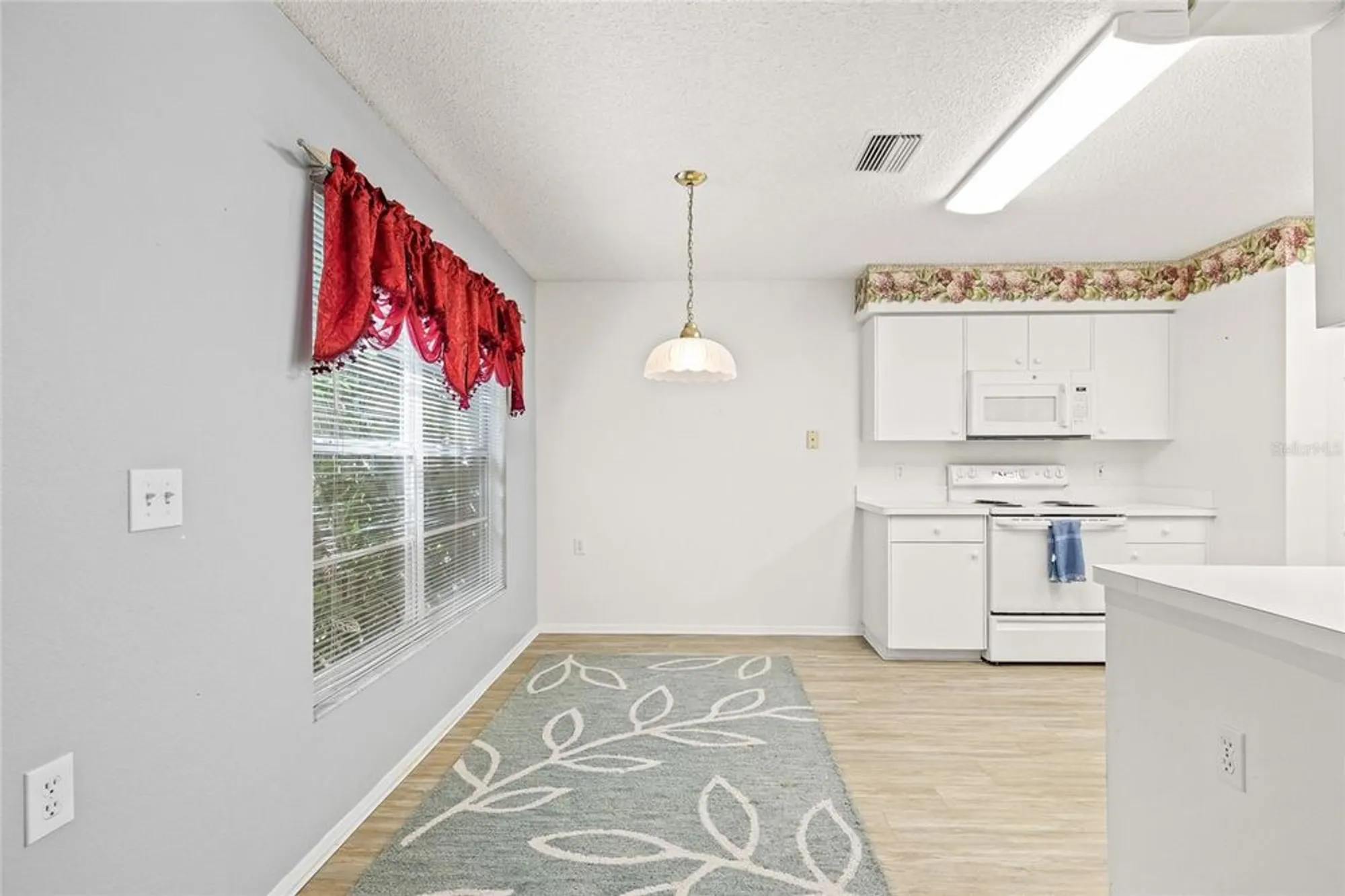 Property Slideshow image 17 of 49 | 7343 willow brook dr, Spring Hill, FL, 34606