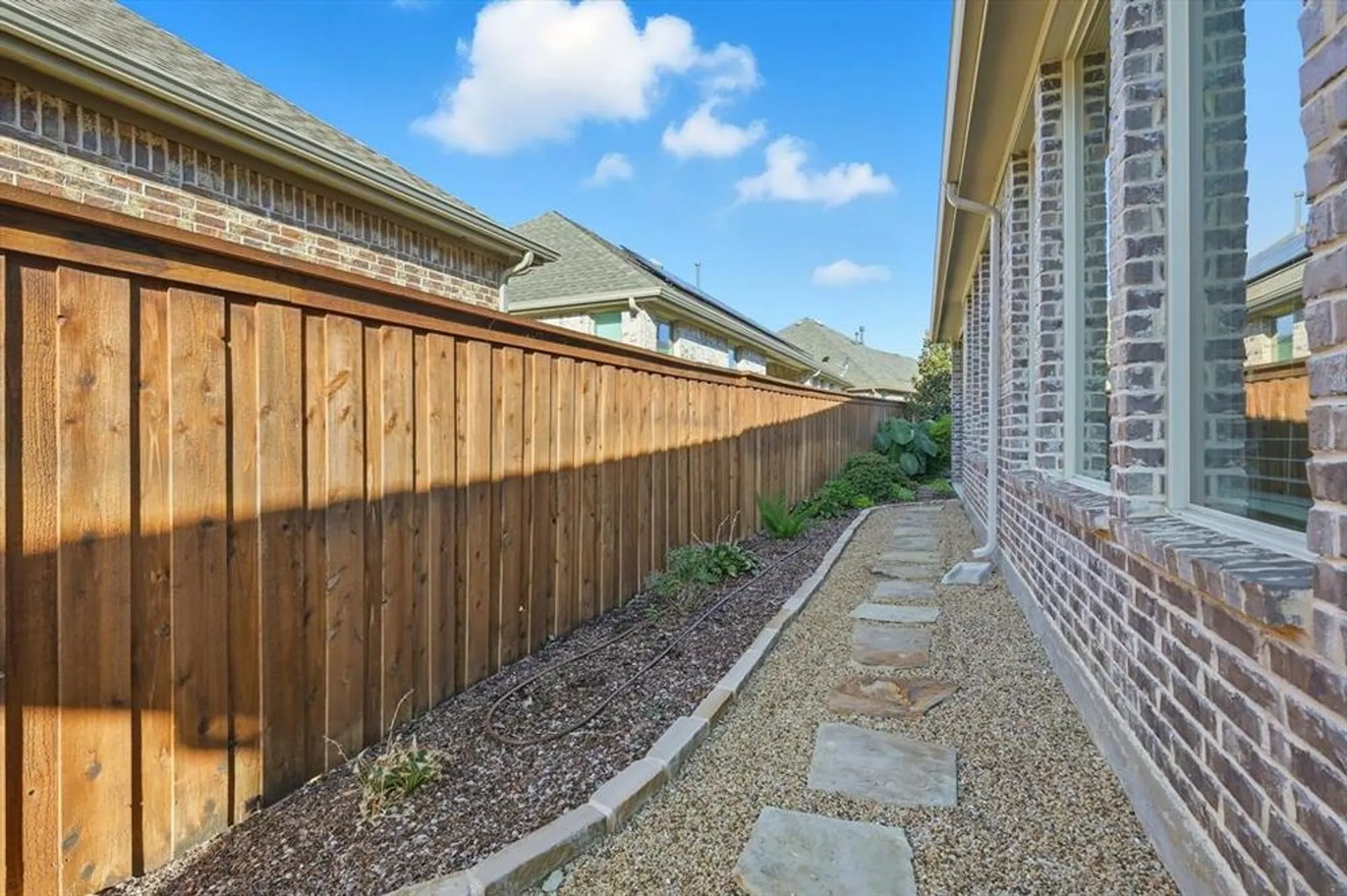 Property Slideshow image 33 of 40 | 4826 forest crest pkwy, Arlington, TX, 76005