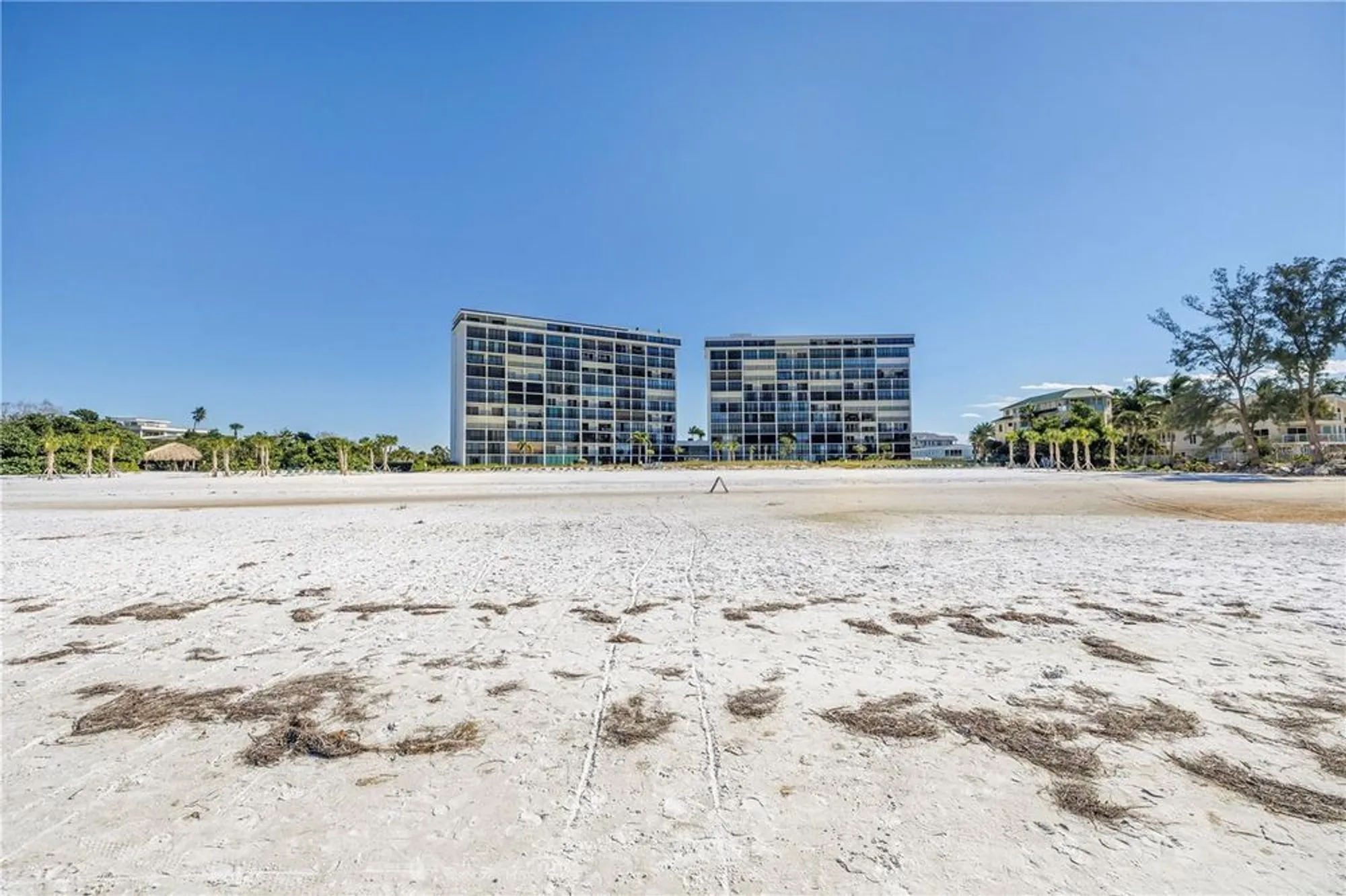 Property Slideshow image 45 of 60 | 111 whispering sands cir # v38, Sarasota, FL, 34242