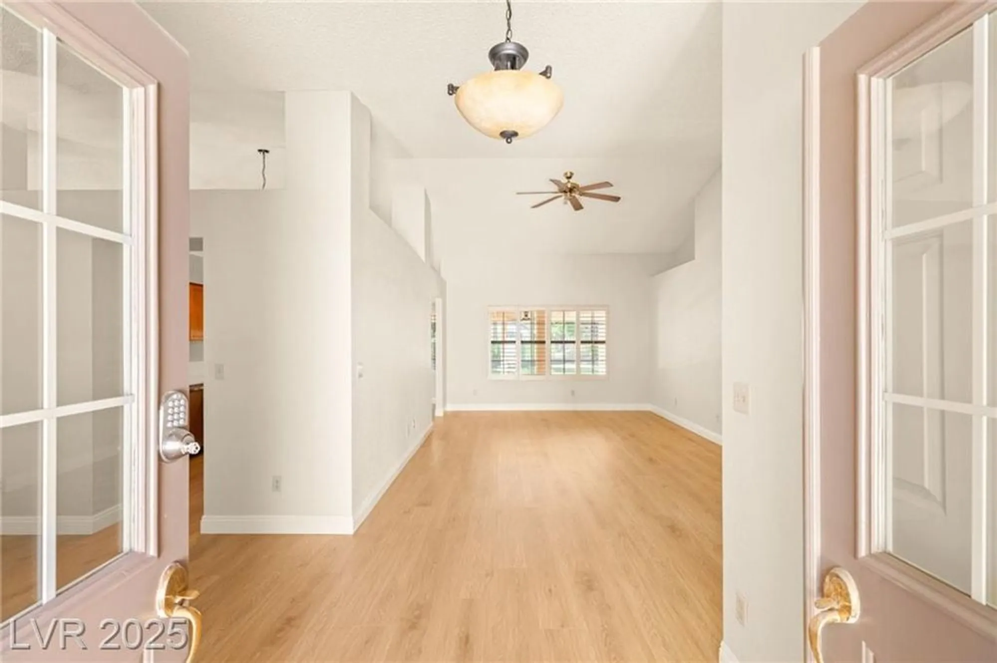 Property Slideshow image 4 of 40 | 5605 bay shore cir, Las Vegas, NV, 89130