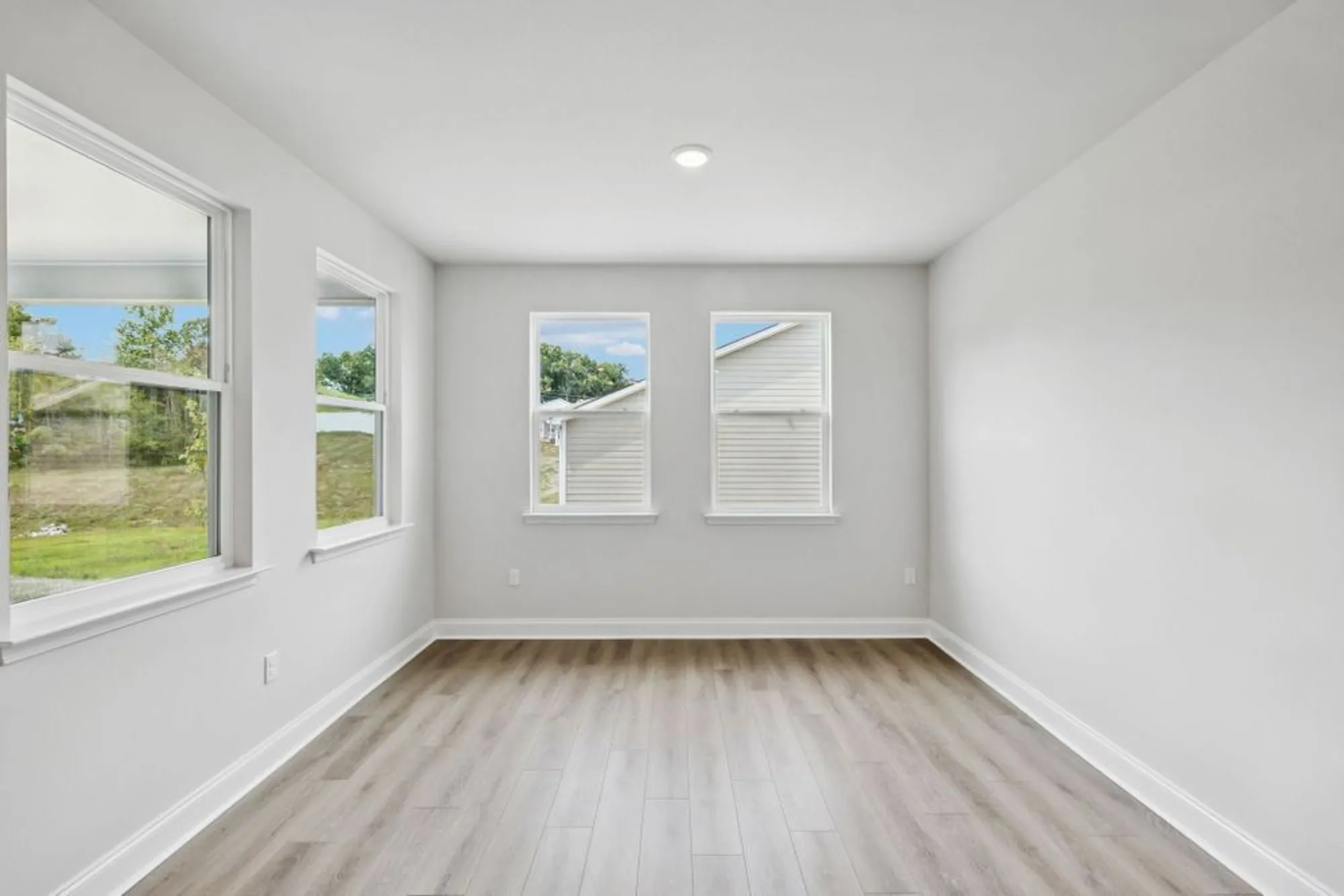 Property Slideshow image 24 of 49 | 304 stonehaus cir, Antioch, TN, 37013