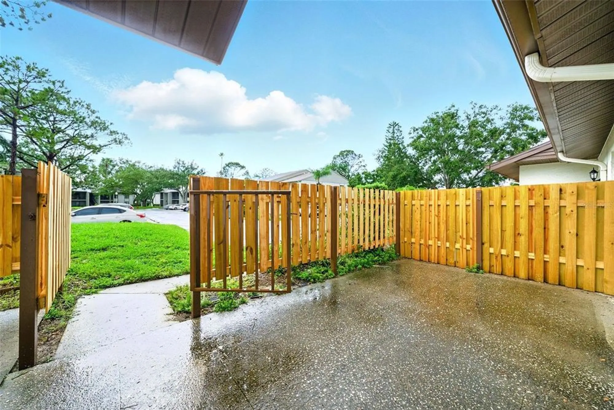 Property Slideshow image 32 of 44 | 1725 pine ridge way e, Palm Harbor, FL, 34684