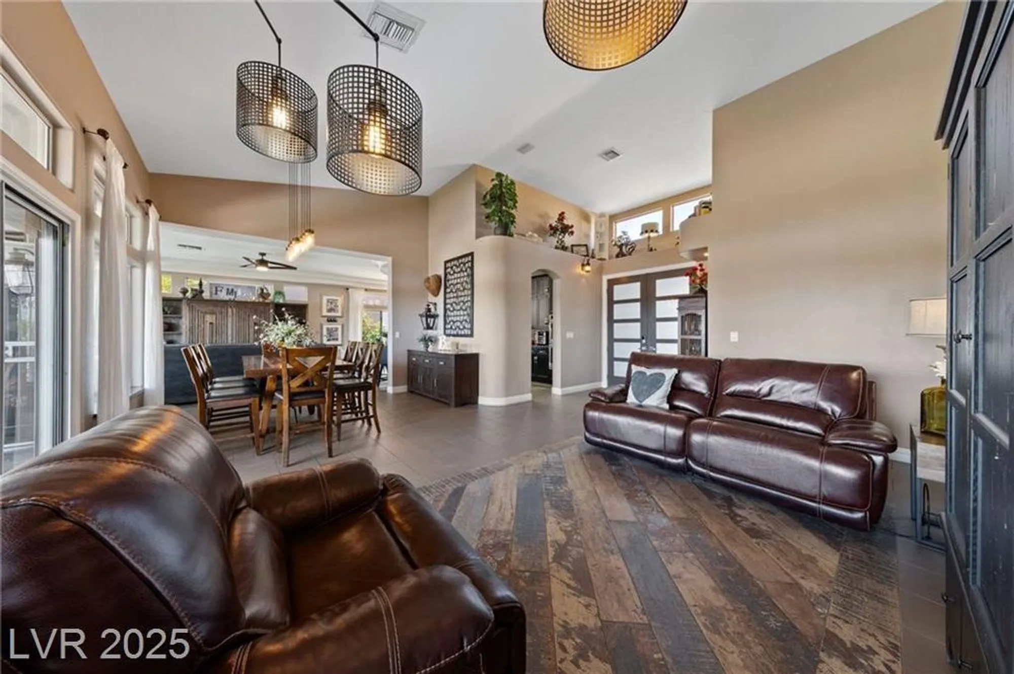 Property Slideshow image 28 of 69 | 2616 faiss dr, Las Vegas, NV, 89134
