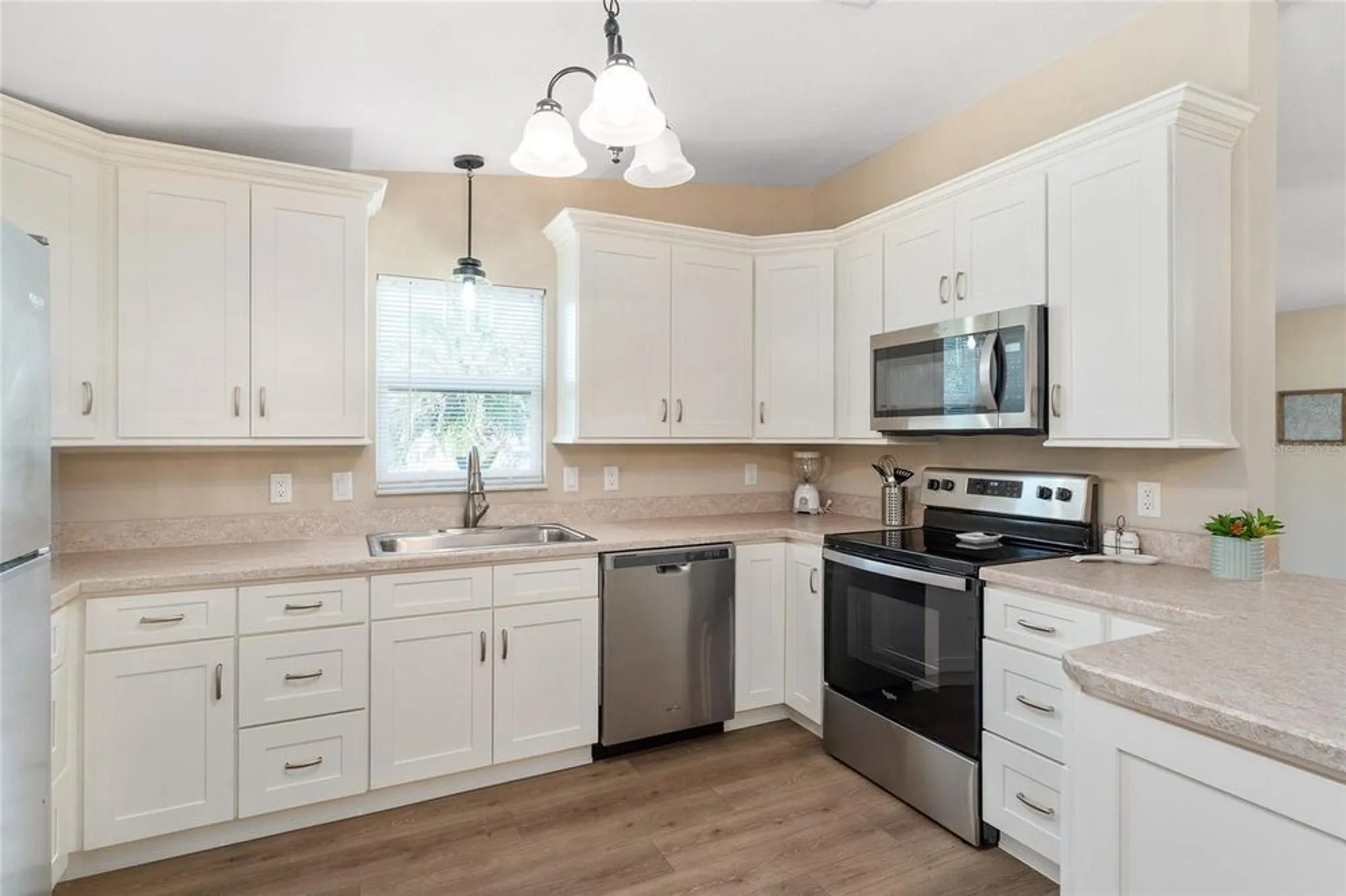 Property Slideshow image 16 of 67 | 1607 doral cir, Lady Lake, FL, 32159