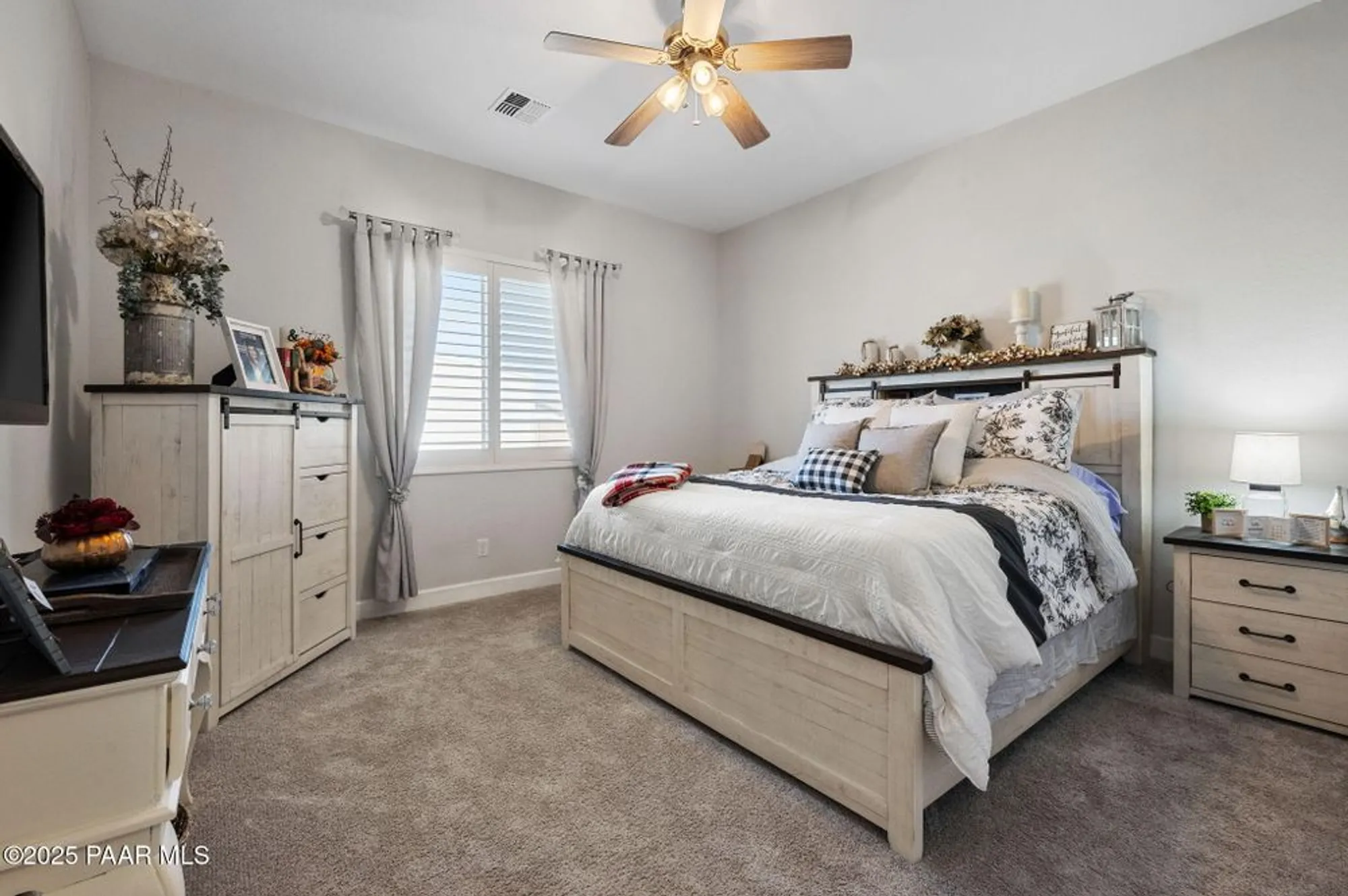 Property Slideshow image 16 of 49 | 7960 e hearthstone dr, Prescott Valley, AZ, 86315