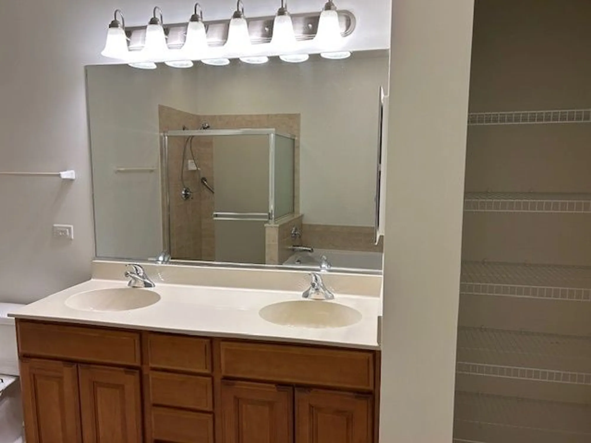 Property Slideshow image 13 of 22 | 2875 normandy cir, Naperville, IL, 60564