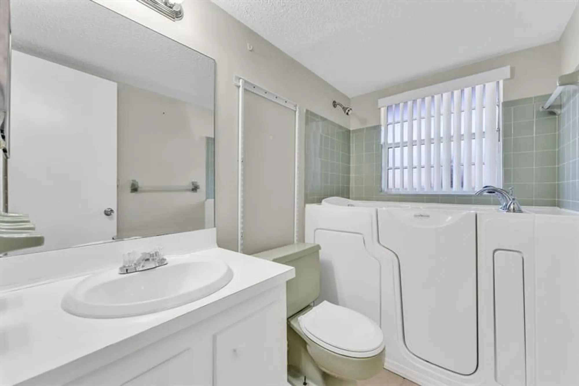 Property Slideshow image 15 of 29 | 331 nw 76th ave apt 104, Margate, FL, 33063
