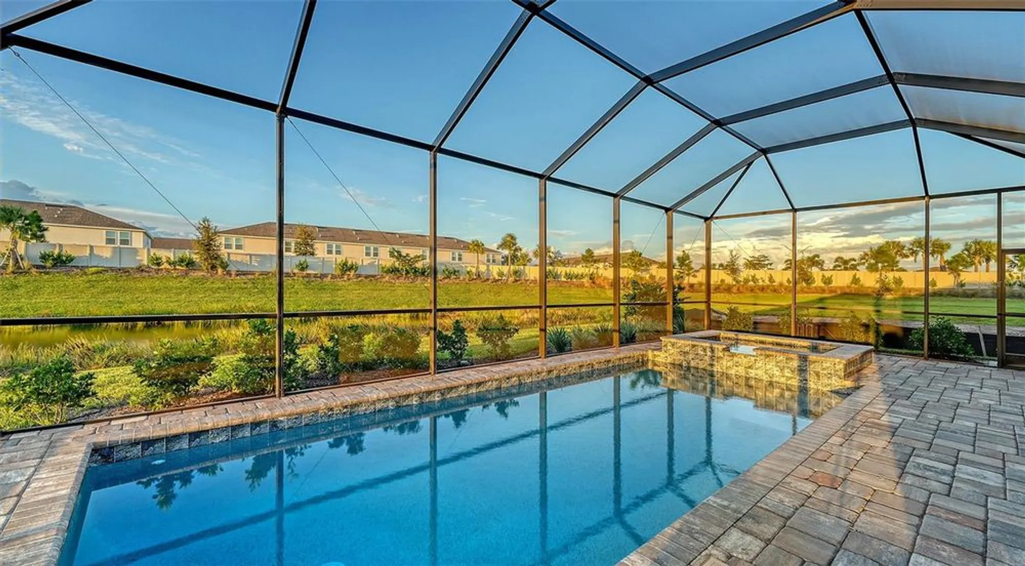 Property Slideshow image 53 of 90 | 16423 isola pl, Lakewood Ranch, FL, 34211