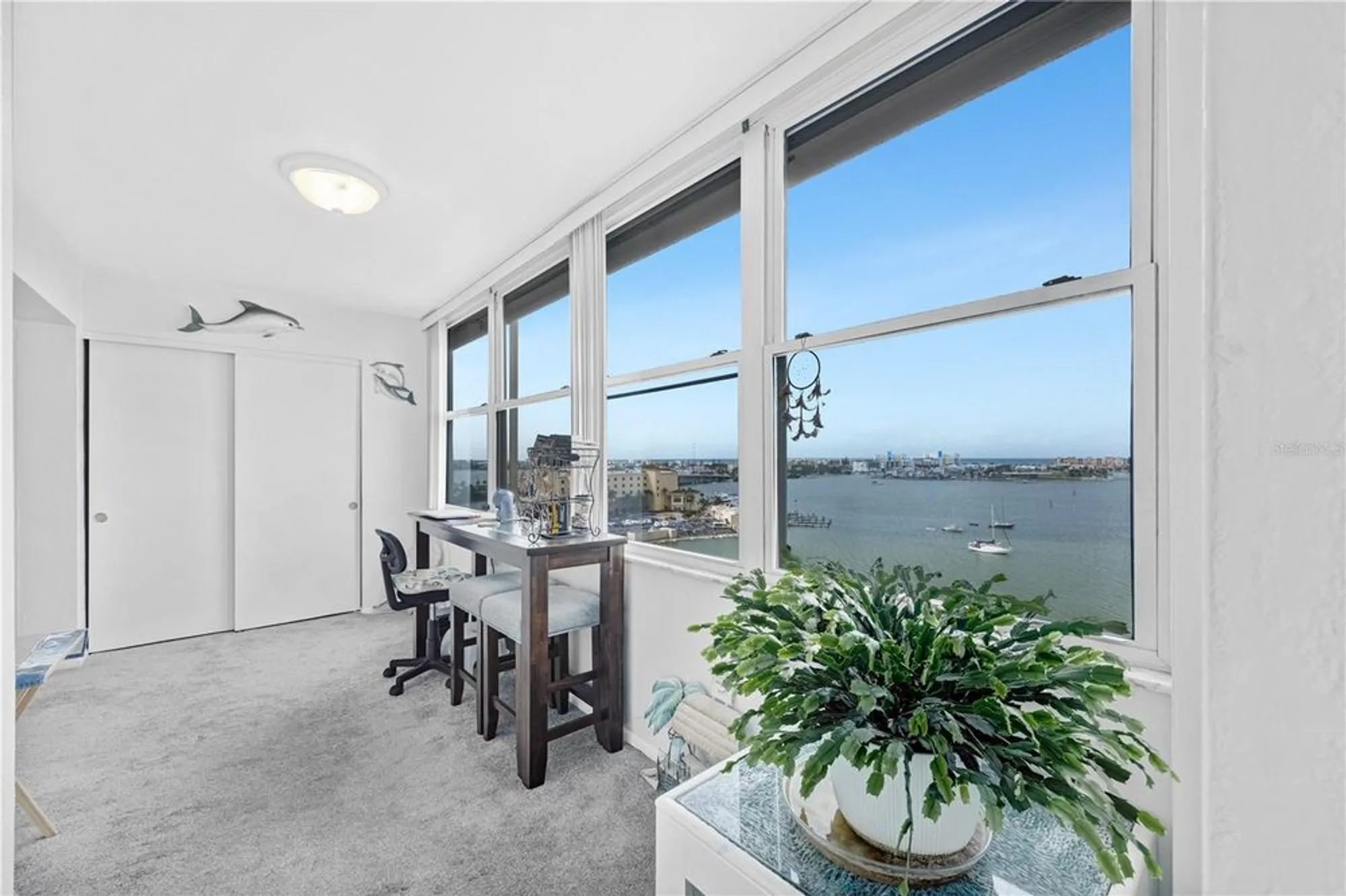 Property Slideshow image 22 of 47 | 4525 cove cir apt 1002, St Petersburg, FL, 33708