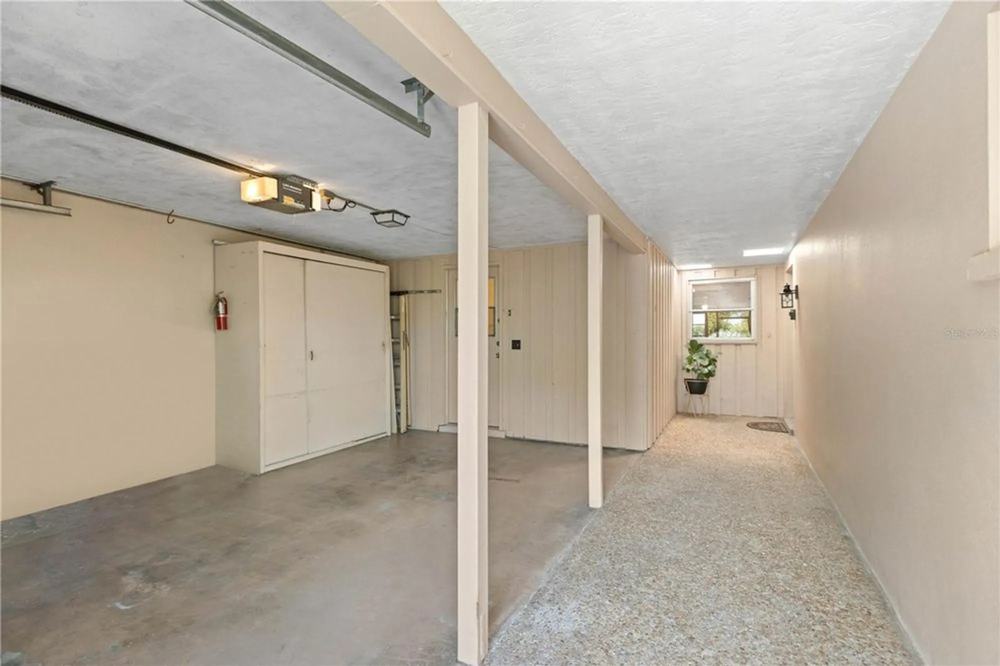 Property Slideshow image 5 of 35 | 3328 dartmouth ln 1012, Sarasota, FL, 34239