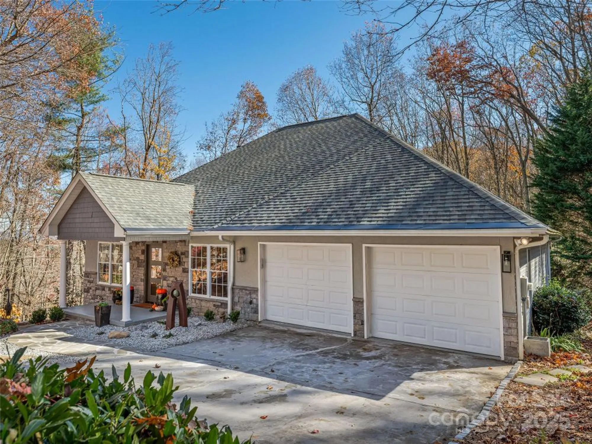 Property Slideshow image 4 of 32 | 2508 carriage falls ct, Hendersonville, NC, 28791