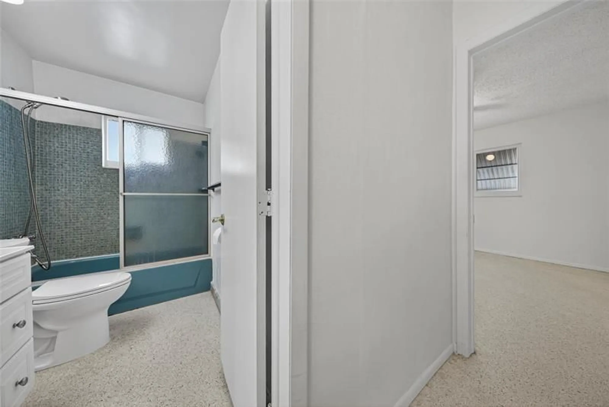 Property Slideshow image 23 of 67 | 2711 nw 4th ave, Pompano Beach, FL, 33064