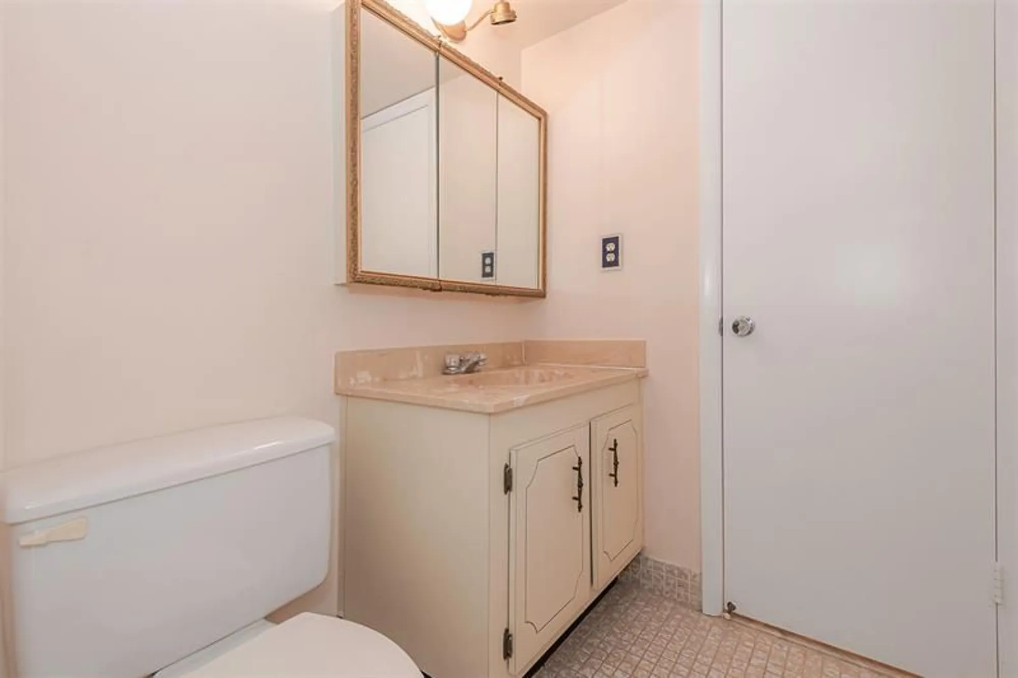 Property Slideshow image 25 of 30 | 1000 saint charles pl 220, Pembroke Pines, FL, 33026