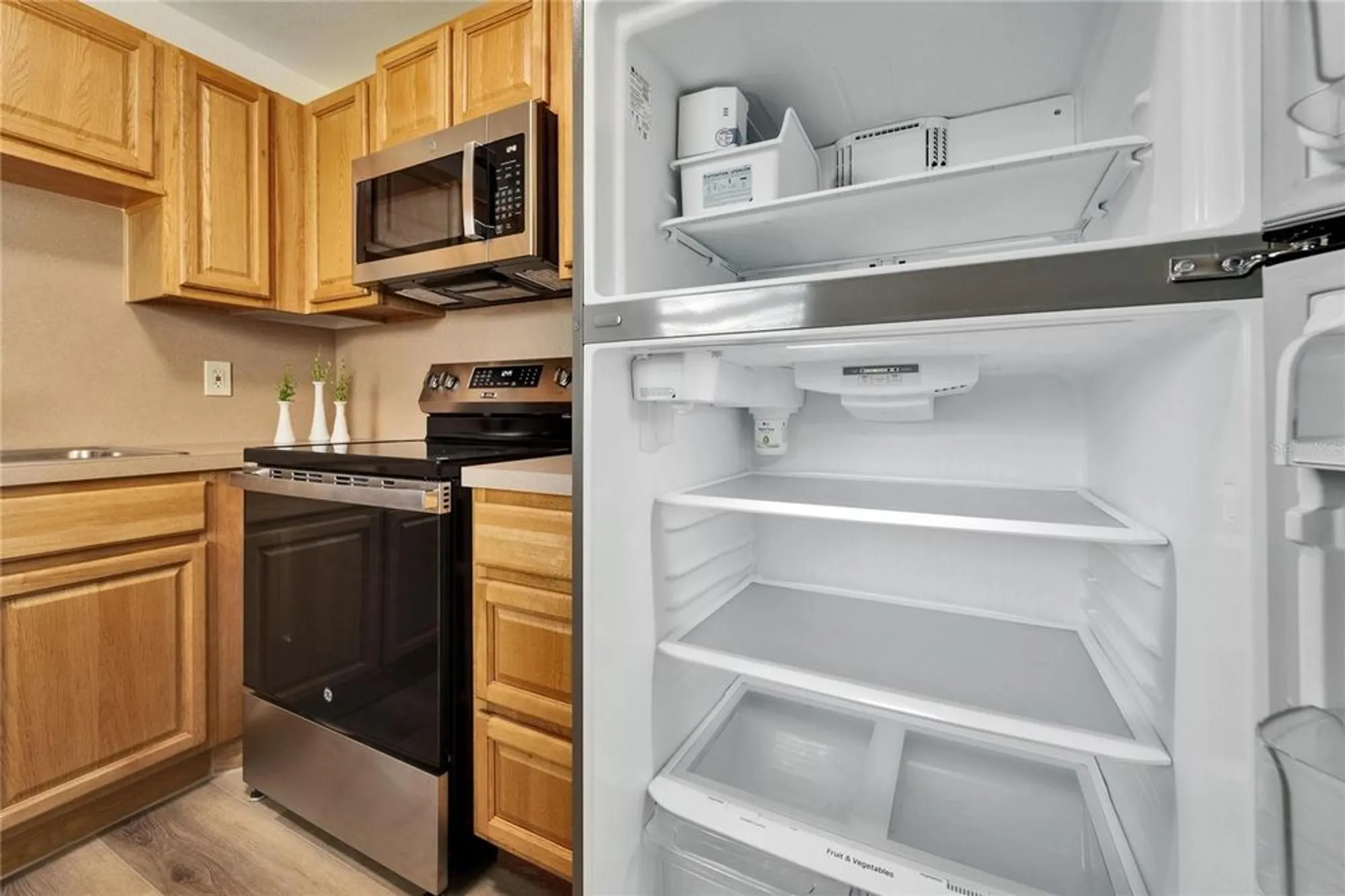 Property Slideshow image 11 of 32 | 302 andover pl s # g156, Sun City Center, FL, 33573