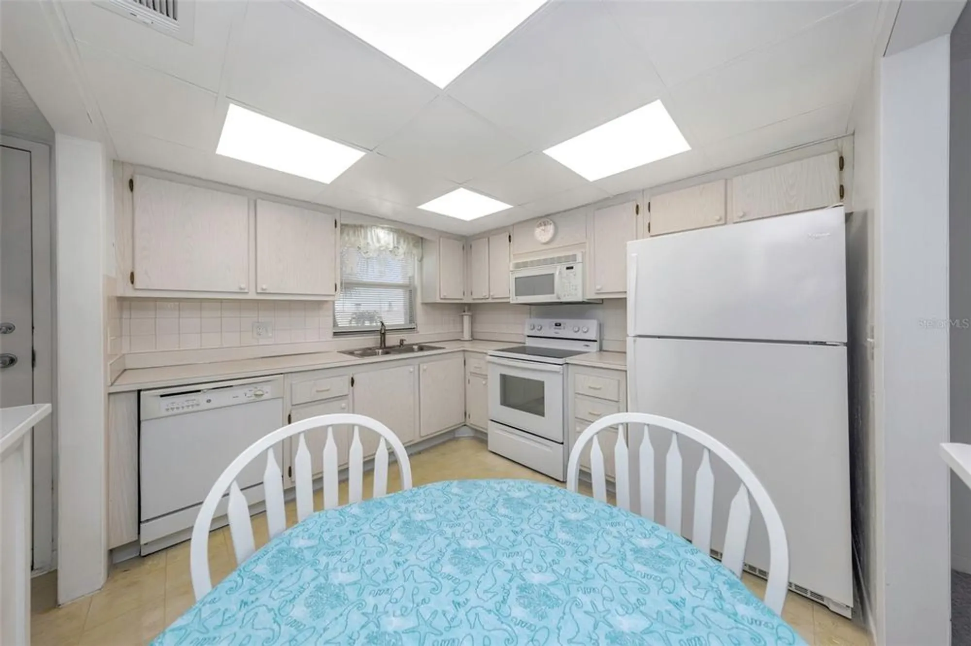 Property Slideshow image 6 of 95 | 4550 cove cir apt 207, St Petersburg, FL, 33708
