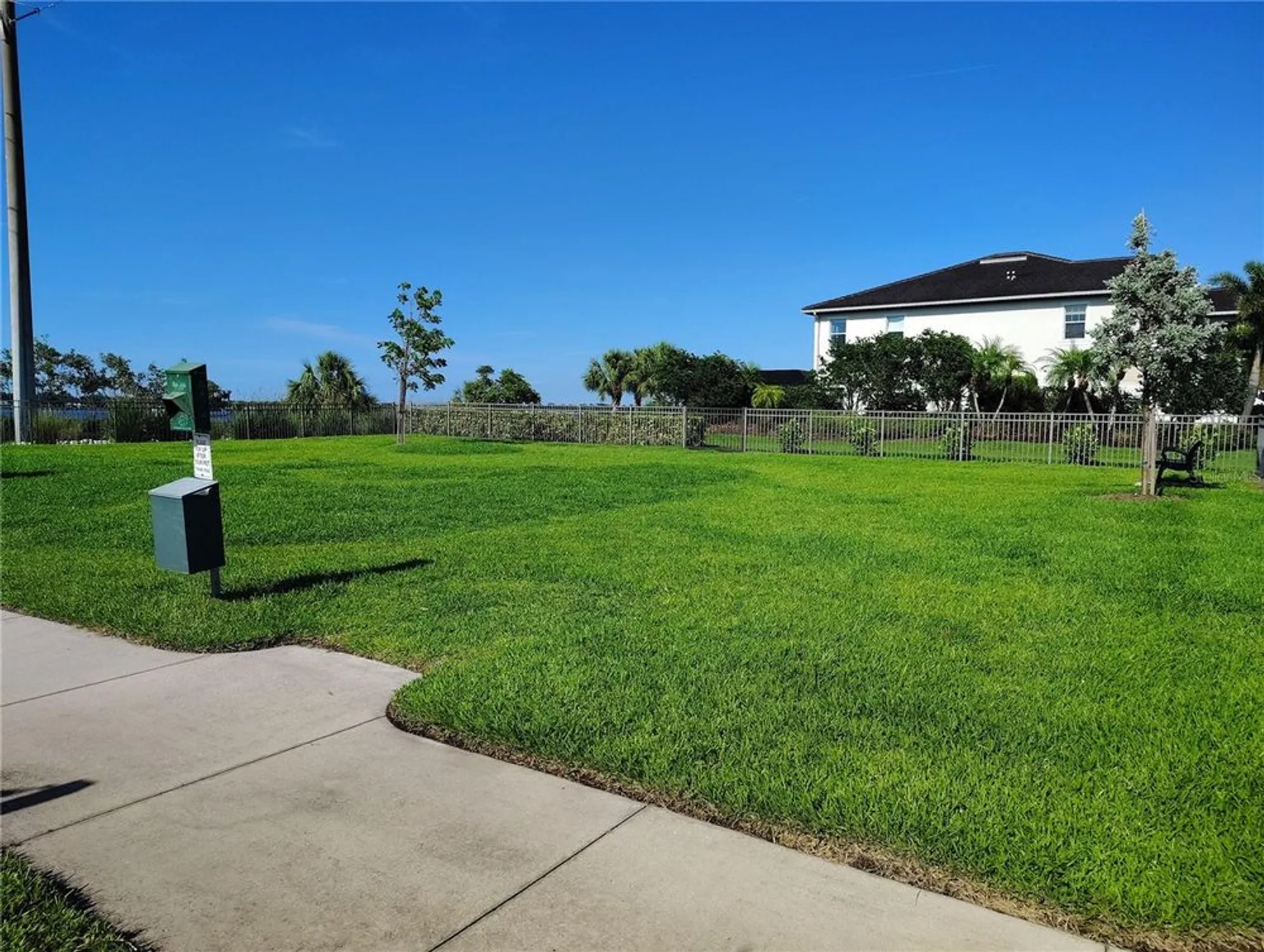 Property Slideshow image 74 of 84 | 1264 riverscape st b, Bradenton, FL, 34208