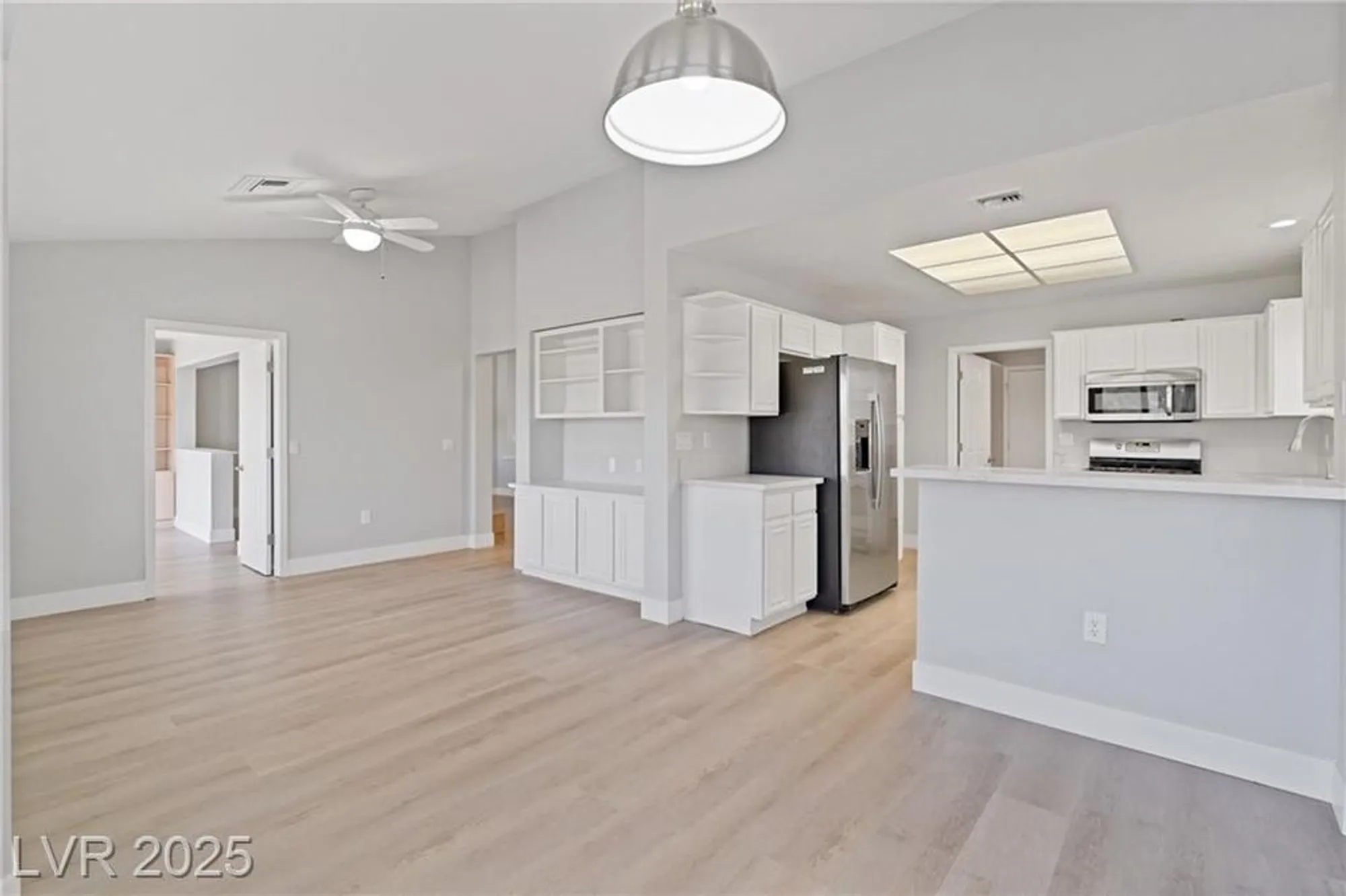 Property Slideshow image 15 of 32 | 9104 sundial dr, Las Vegas, NV, 89134