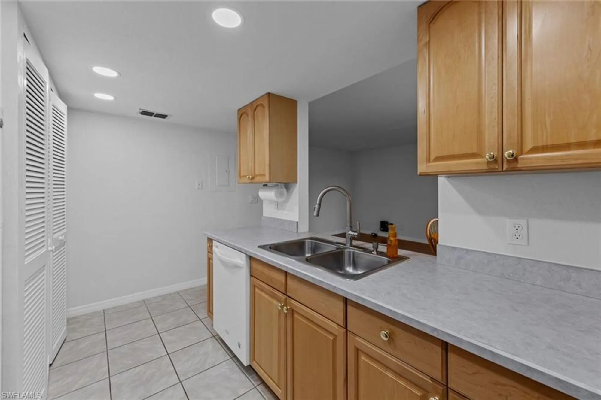Property Slideshow image 18 of 34 | 13240 white marsh ln 3120, Fort Myers, FL, 33912