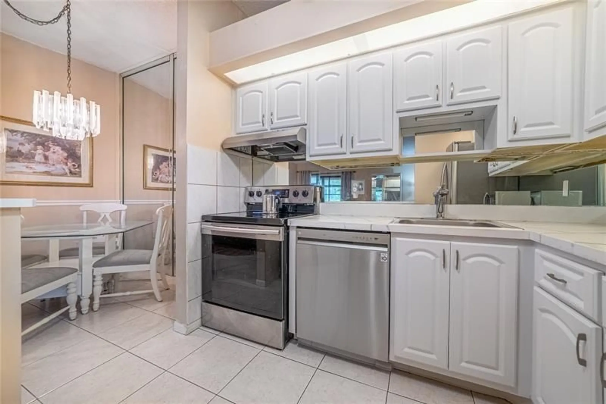 Property Slideshow image 5 of 29 | 9998 n belfort cir # 9998, Tamarac, FL, 33321