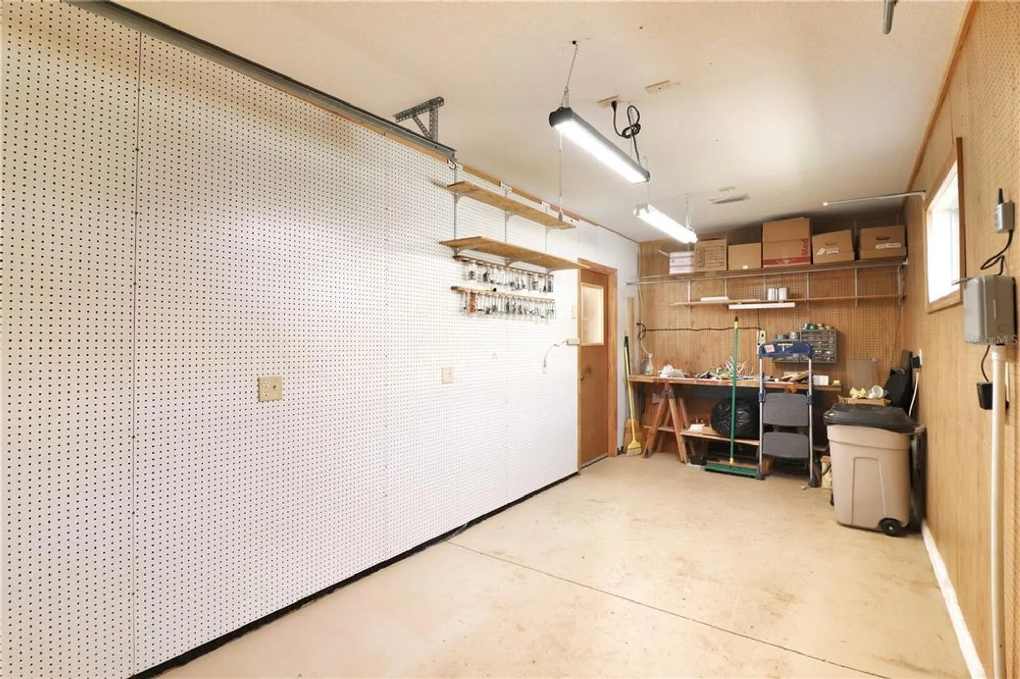 Property Slideshow image 21 of 42 | 5433 sir churchill dr, Leesburg, FL, 34748