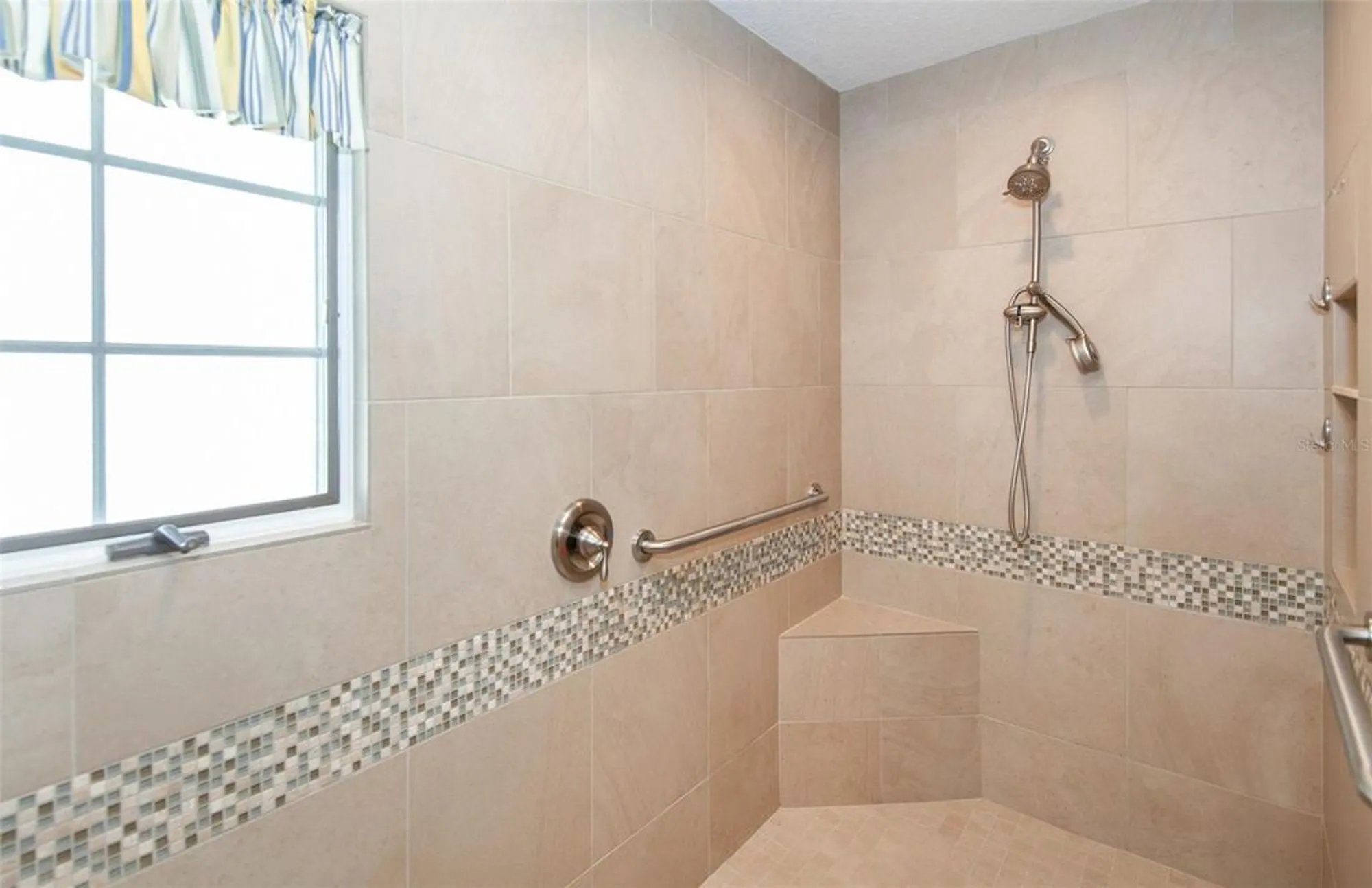 Property Slideshow image 43 of 77 | 810 carnoustie dr, Venice, FL, 34293