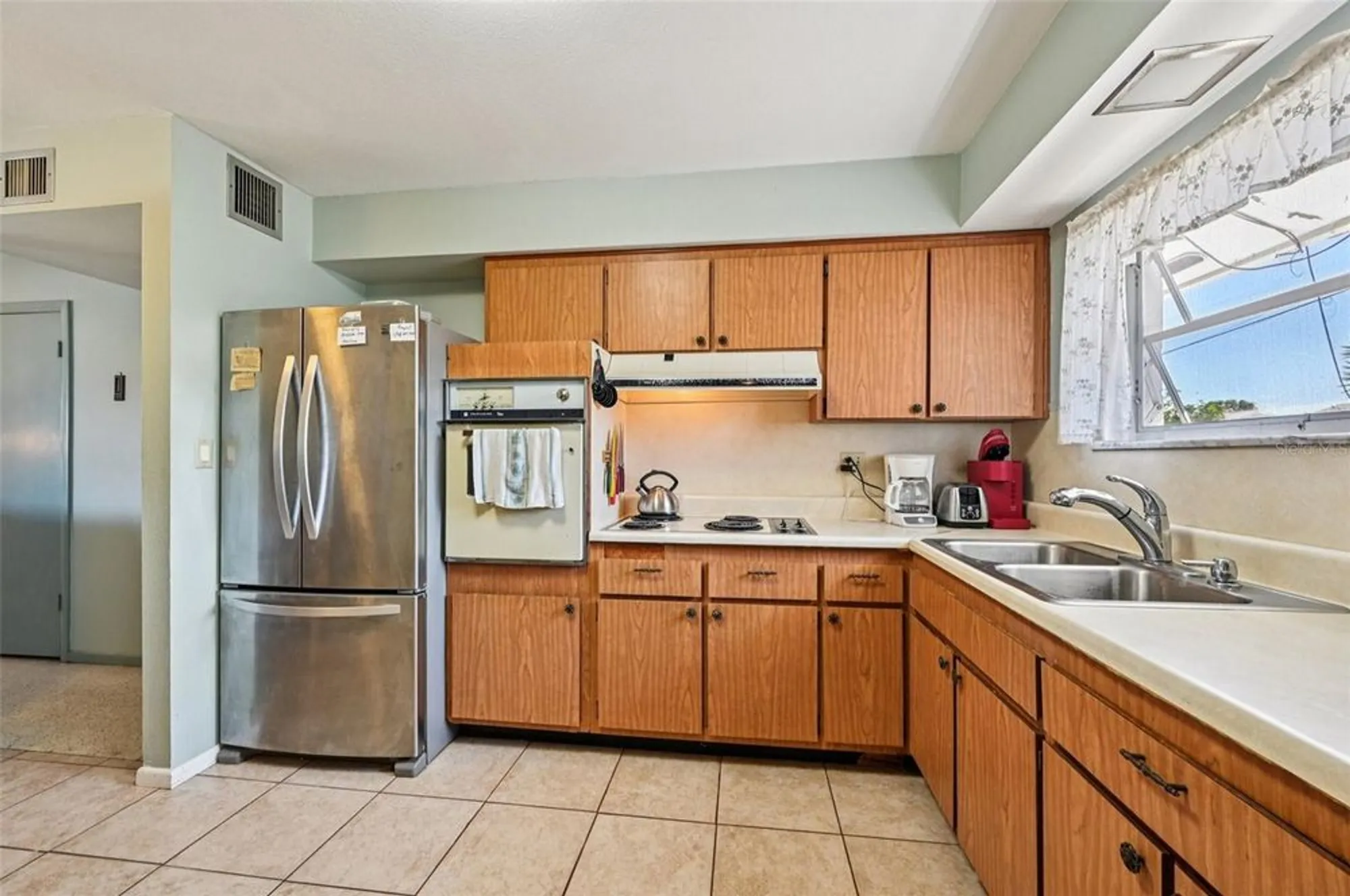 Property Slideshow image 9 of 48 | 722 tam o shanter ave, Sun City Center, FL, 33573