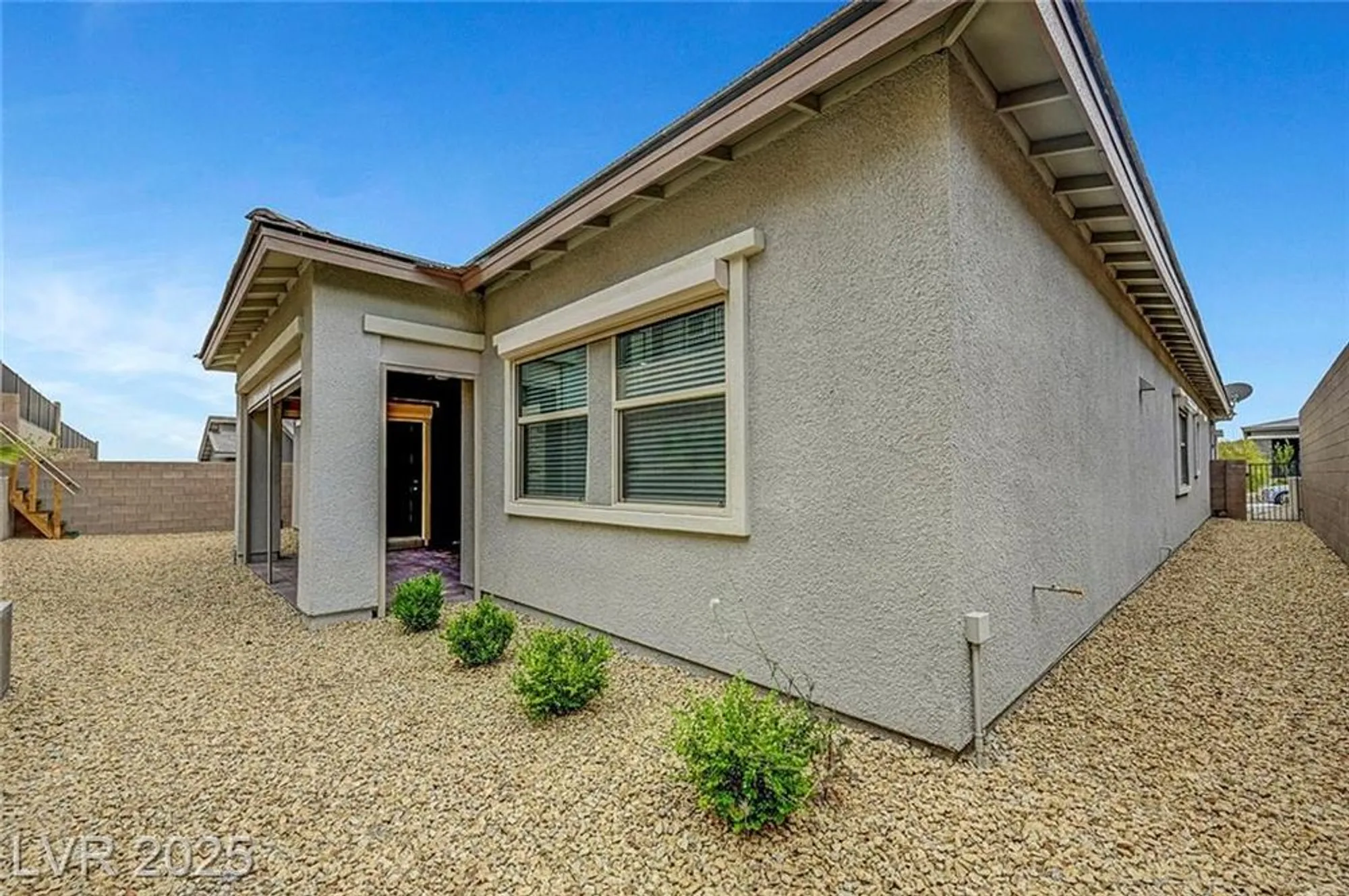 Property Slideshow image 38 of 44 | 977 edinburgh fields ct, Las Vegas, NV, 89138