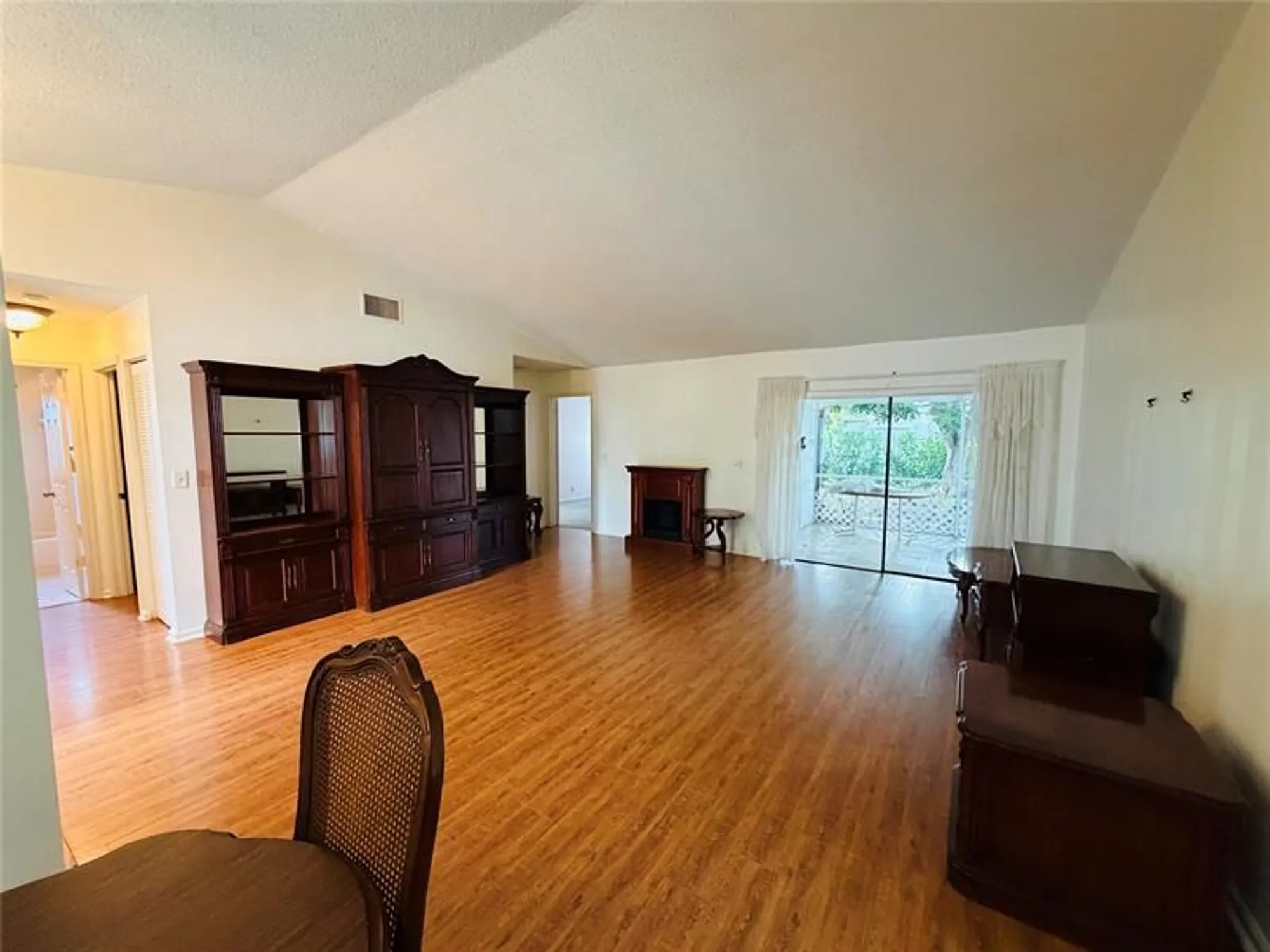 Property Slideshow image 6 of 29 | 7013 nw 107th ave, Tamarac, FL, 33321