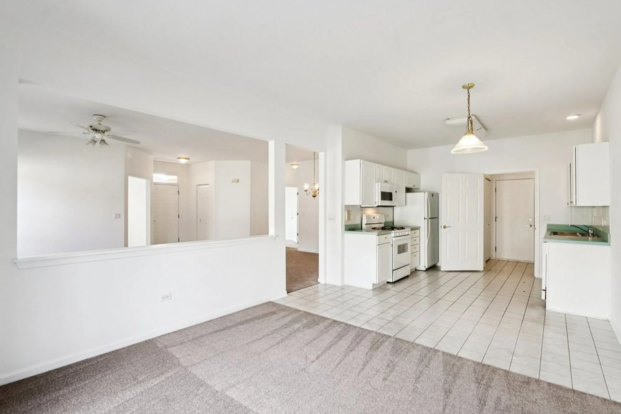 Property Slideshow image 8 of 38 | 13322 s bayberry ln, Plainfield, IL, 60544