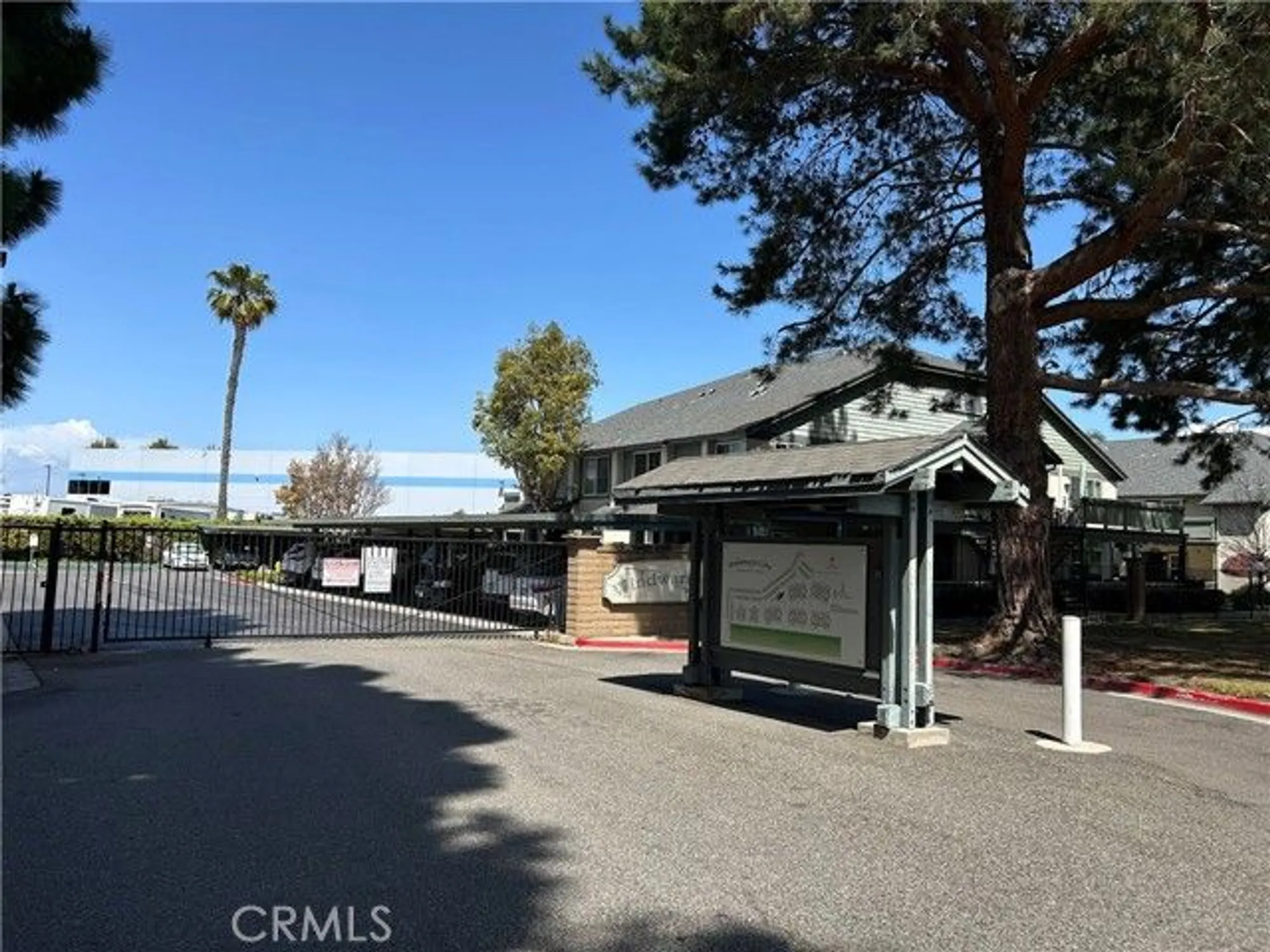 Property Slideshow image 36 of 47 | 18232 parkview ln 103, Huntington Beach, CA, 92648