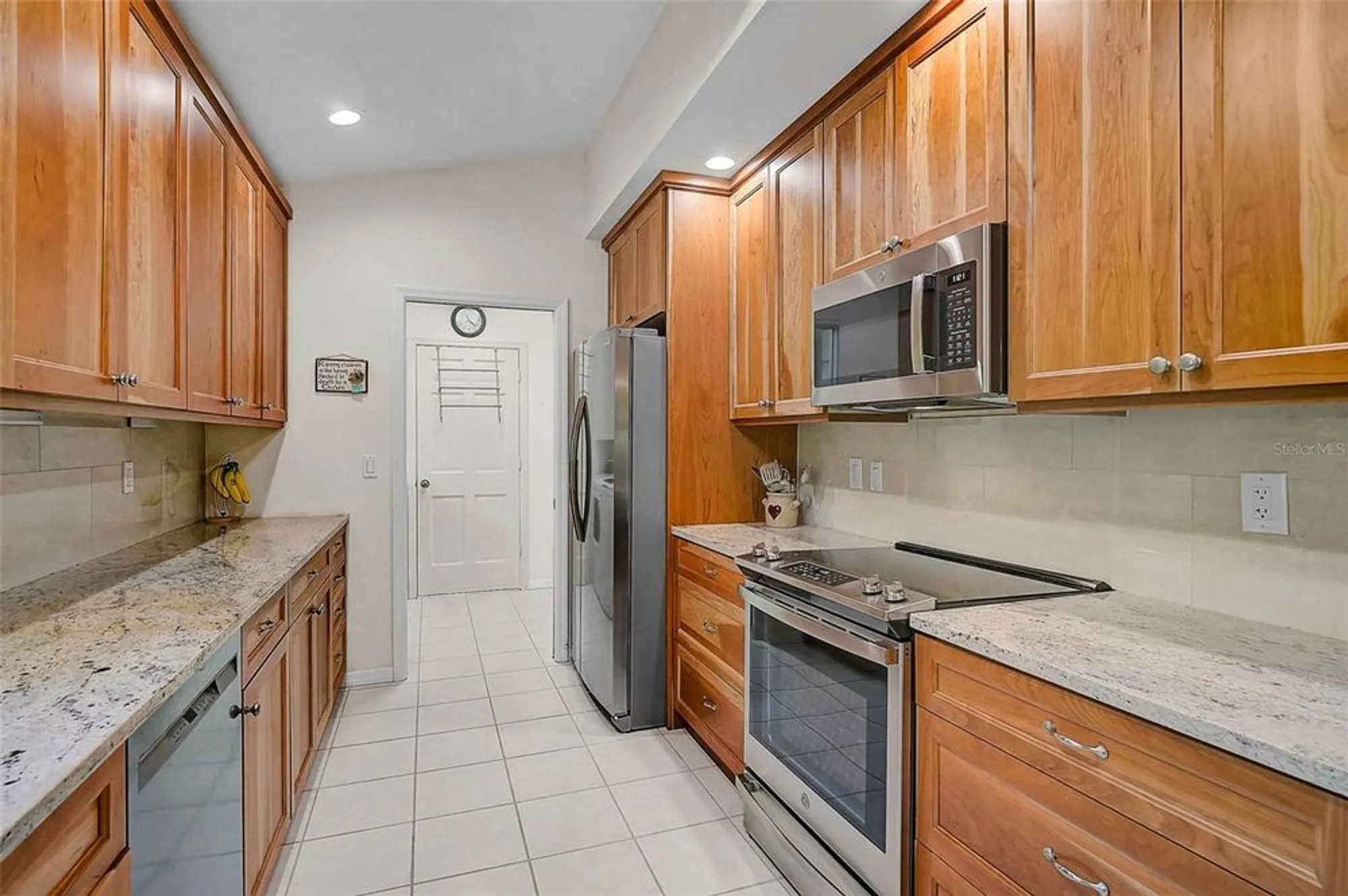 Property Slideshow image 17 of 50 | 7363 oak moss dr # 33, Sarasota, FL, 34241