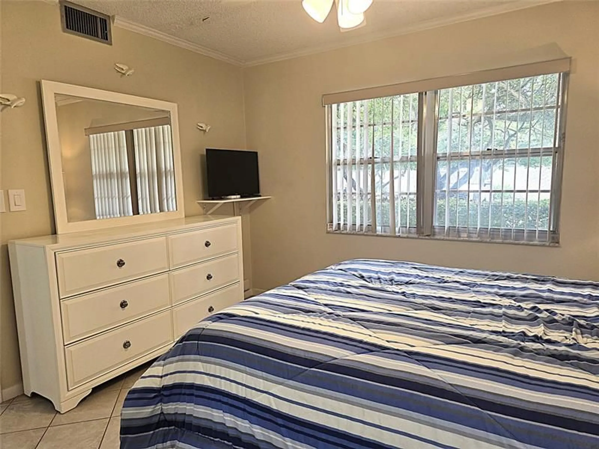 Property Slideshow image 10 of 68 | 1606 abaco dr e1, Coconut Creek, FL, 33066