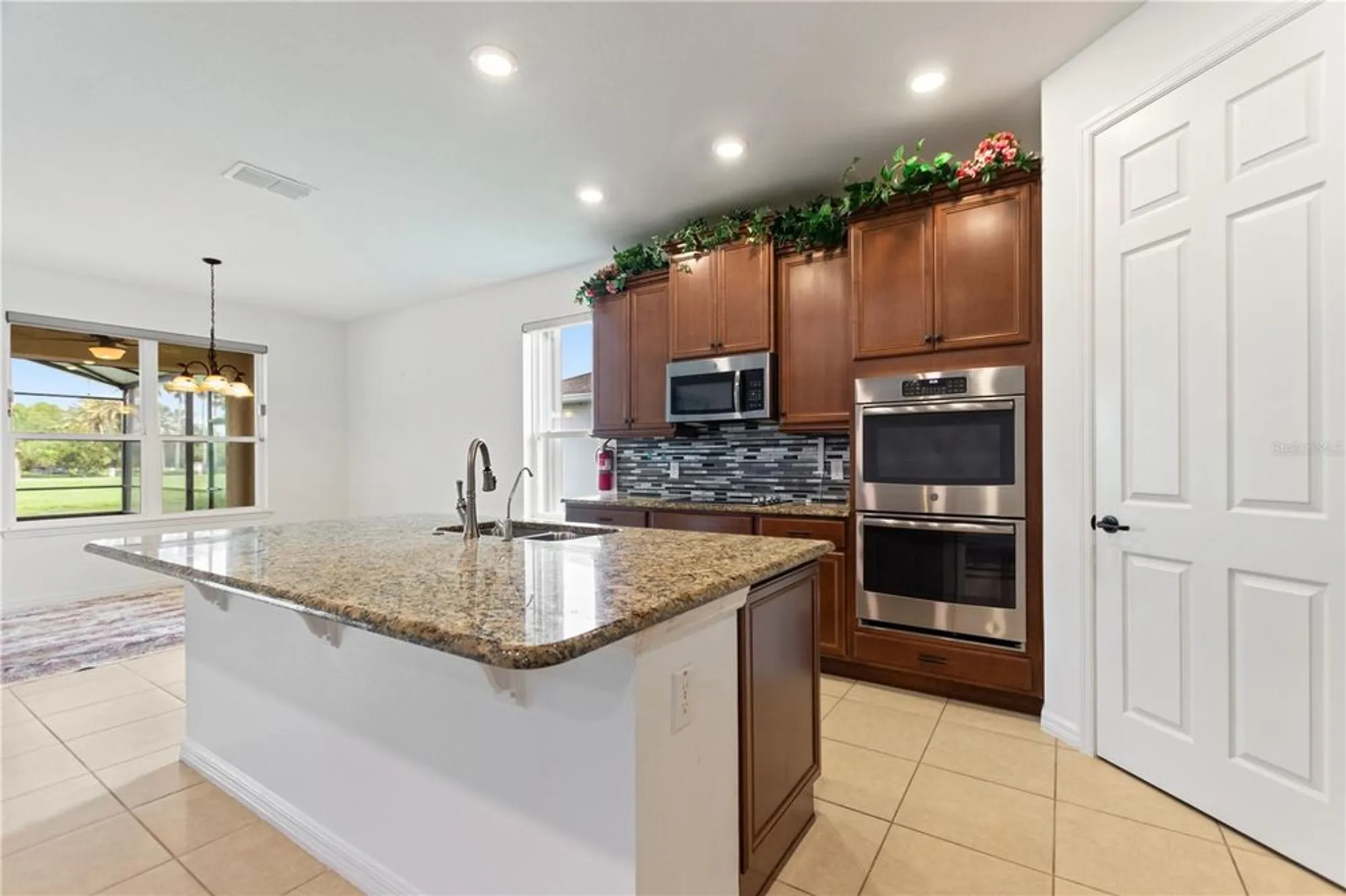 Property Slideshow image 11 of 46 | 803 jasmine creek rd, Kissimmee, FL, 34759