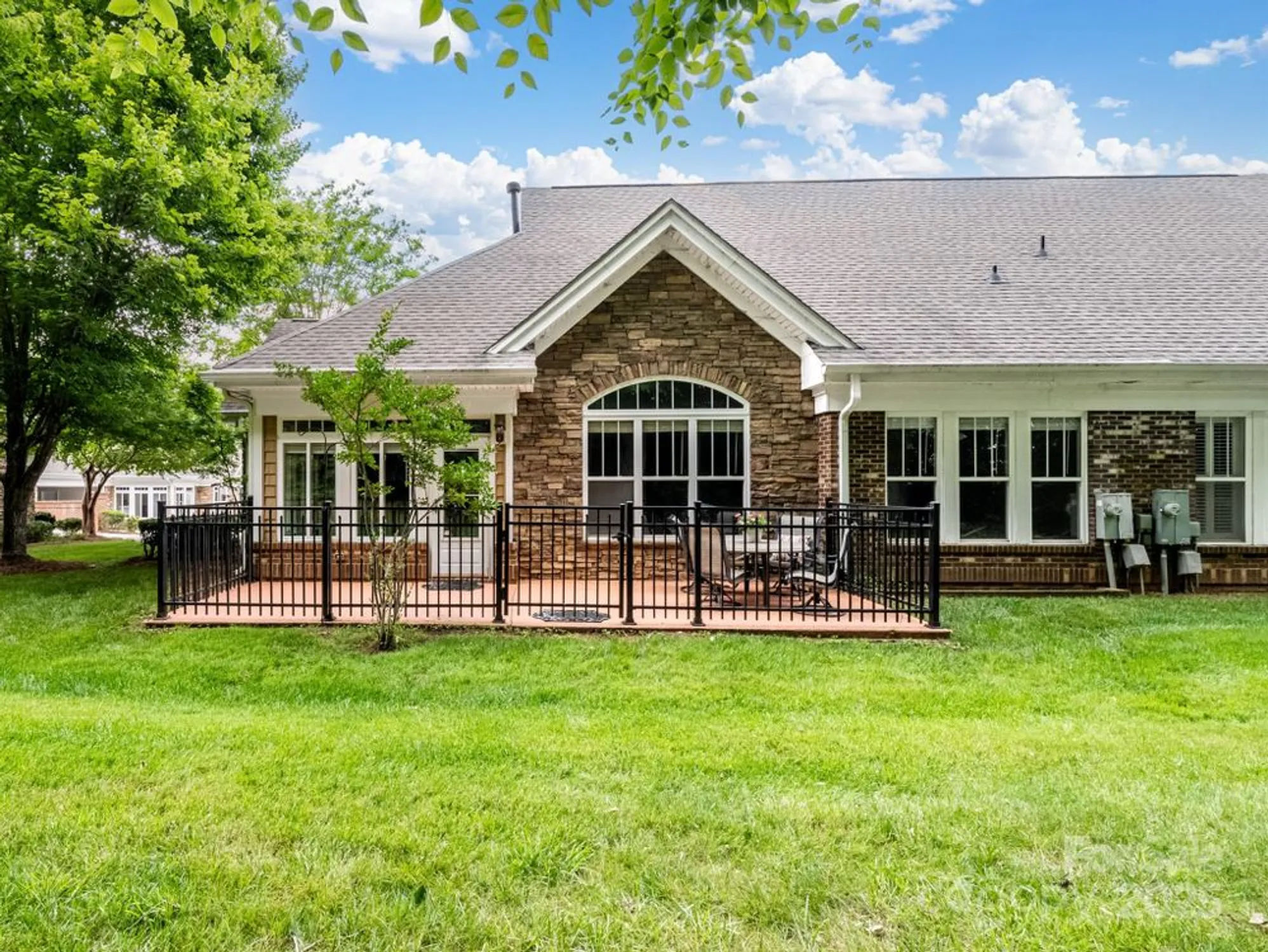 Property Slideshow image 27 of 37 | 10875 casetta dr, Matthews, NC, 28105