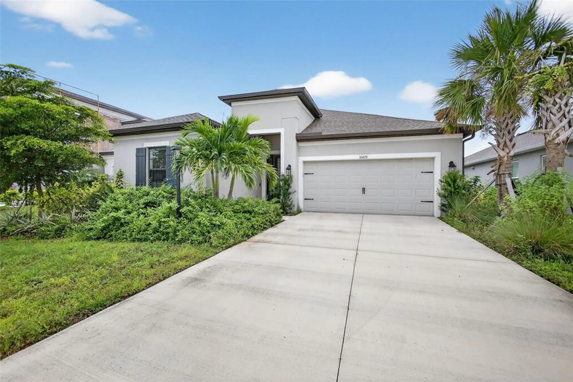 Property Slideshow image 4 of 47 | 16426 paynes mill dr, Bradenton, FL, 34211