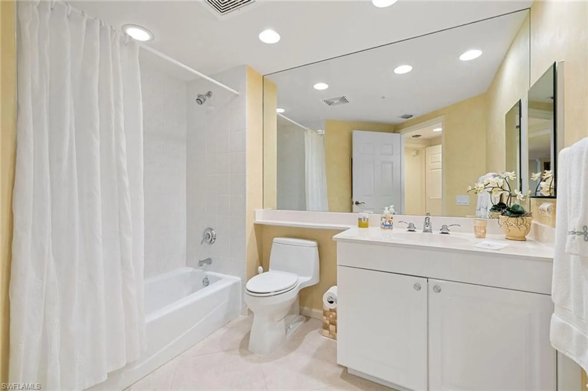 Property Slideshow image 35 of 49 | 23650 via veneto blvd 902, Estero, FL, 34134