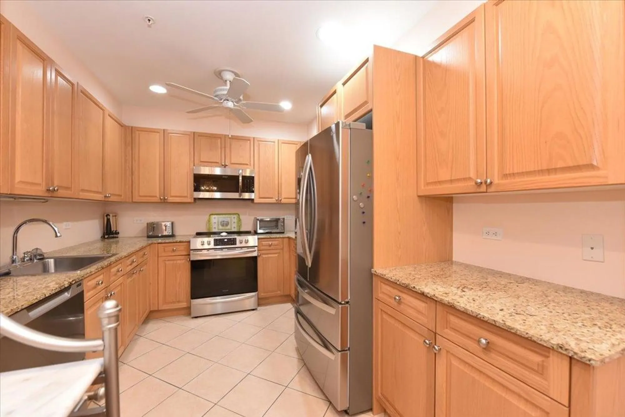 Property Slideshow image 15 of 27 | 100 harbor view dr 439, Port Washington, NY, 11050