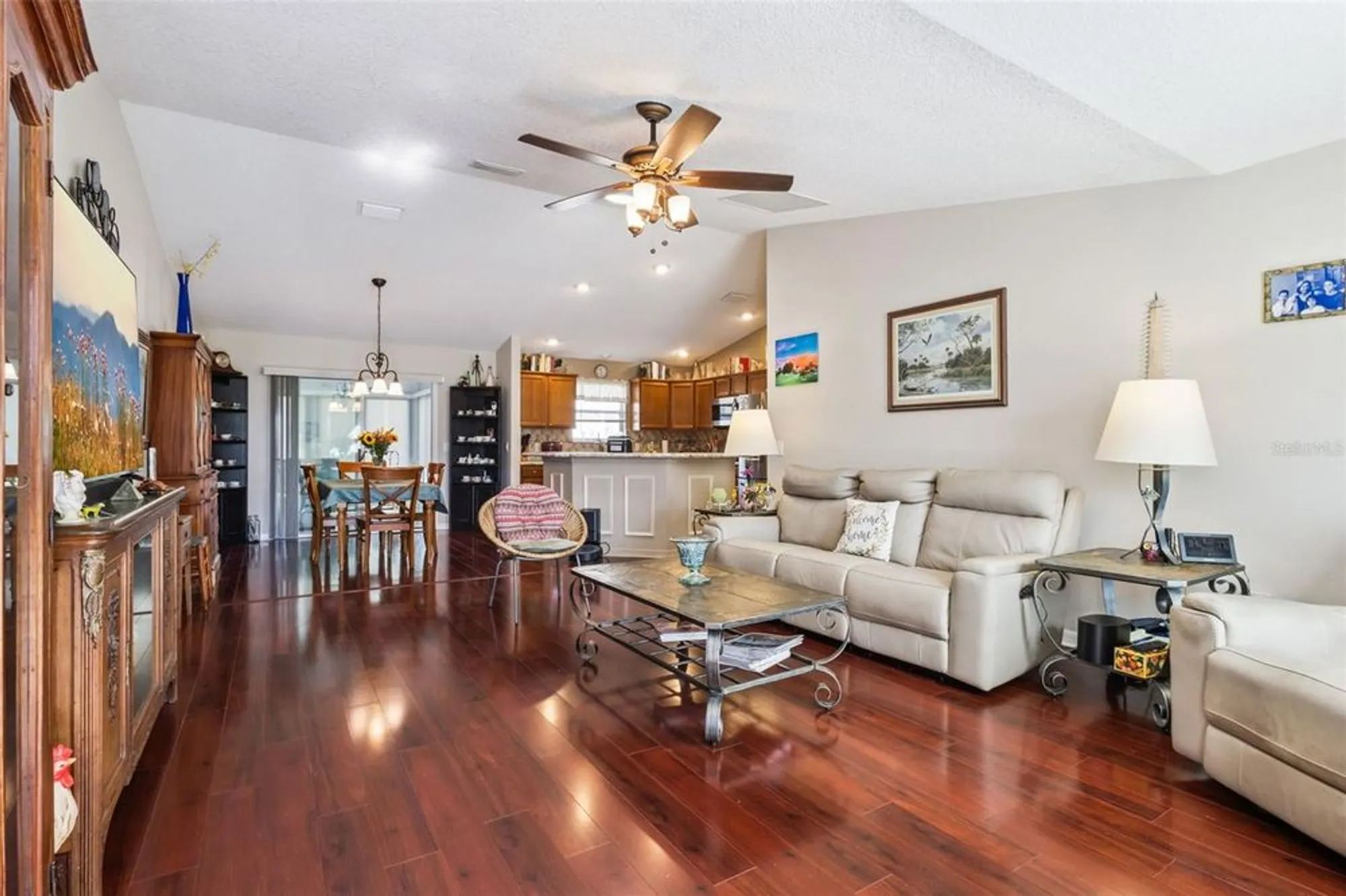 Property Slideshow image 18 of 75 | 909 abaco path, The Villages, FL, 32163