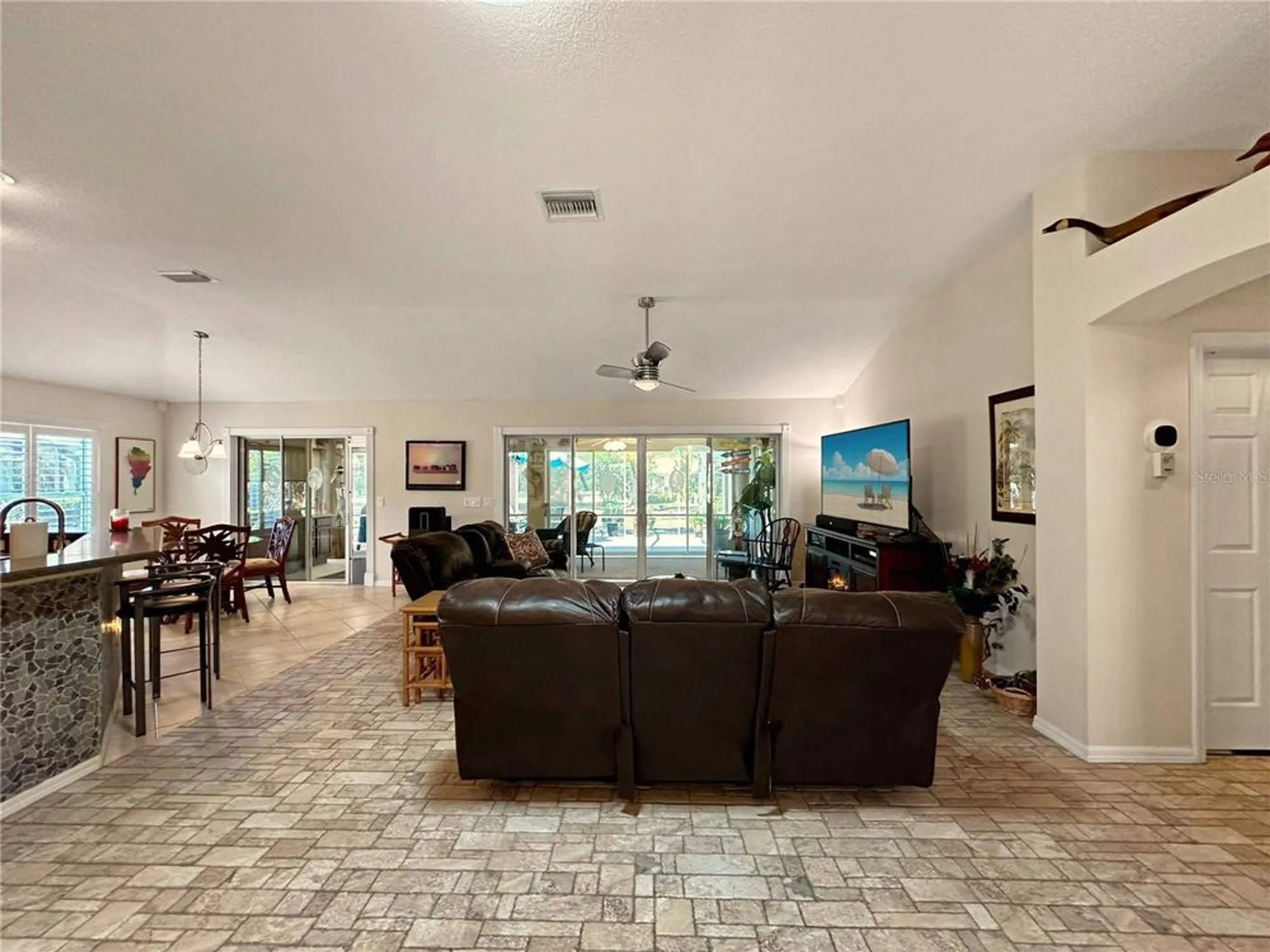 Property Slideshow image 4 of 42 | 867 castleberry cir, The Villages, FL, 32162