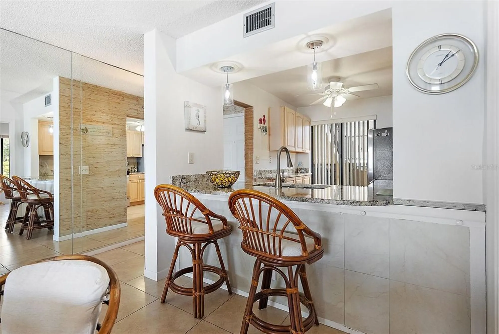 Property Slideshow image 7 of 42 | 6322 palma del mar blvd s apt 209, St Petersburg, FL, 33715