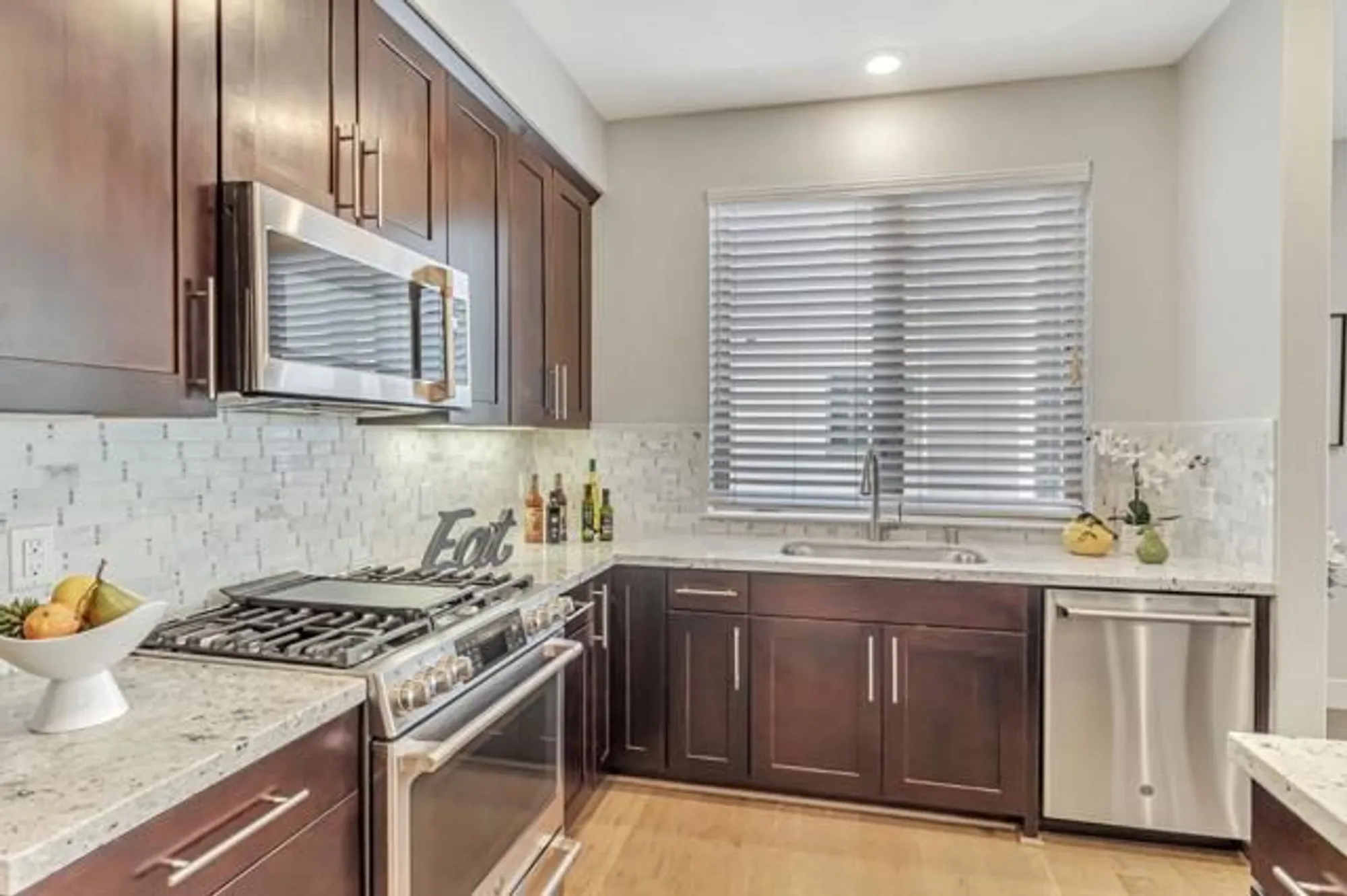 Property Slideshow image 9 of 28 | 1028 foster square ln 305, Foster City, CA, 94404