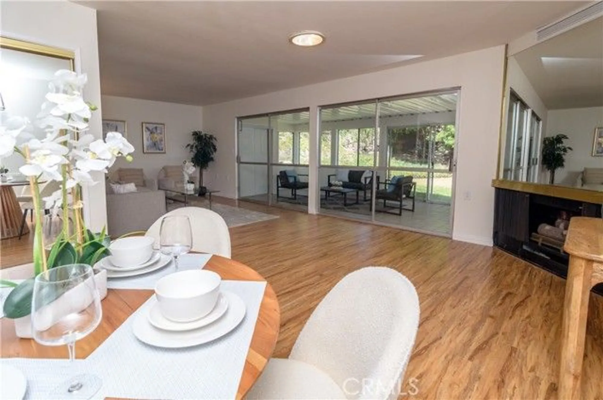 Property Slideshow image 20 of 44 | 26701 oak branch cir, Newhall, CA, 91321